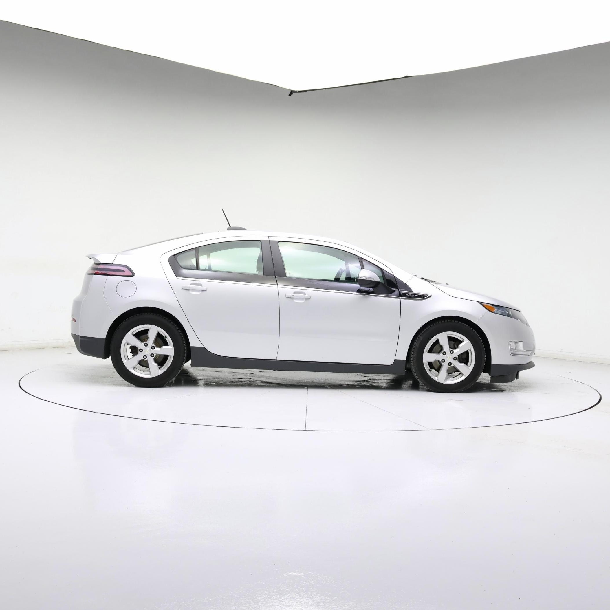 Thumbnail: 2015 Chevrolet Volt - 7