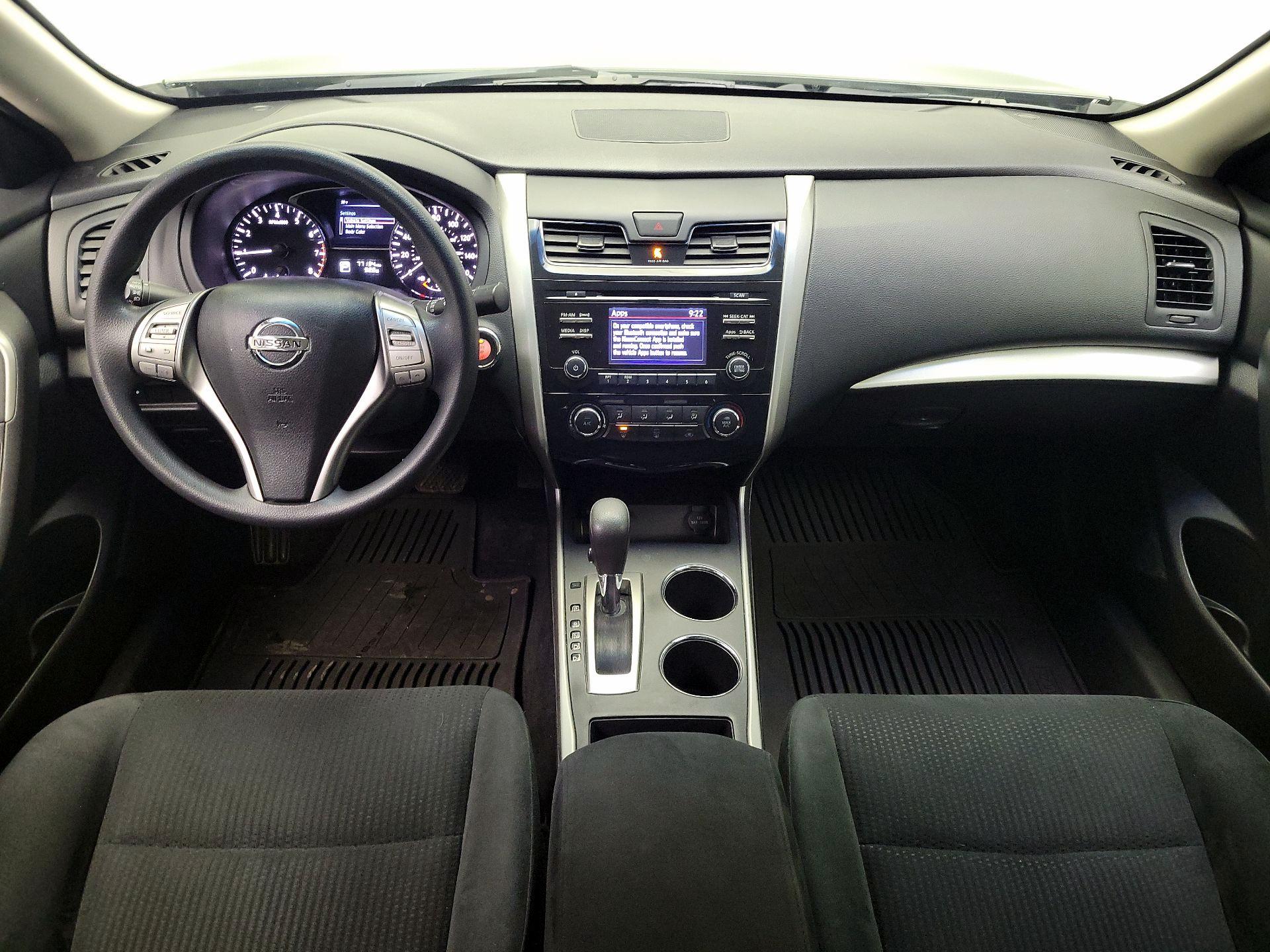 Thumbnail: 2015 Nissan Altima - 9