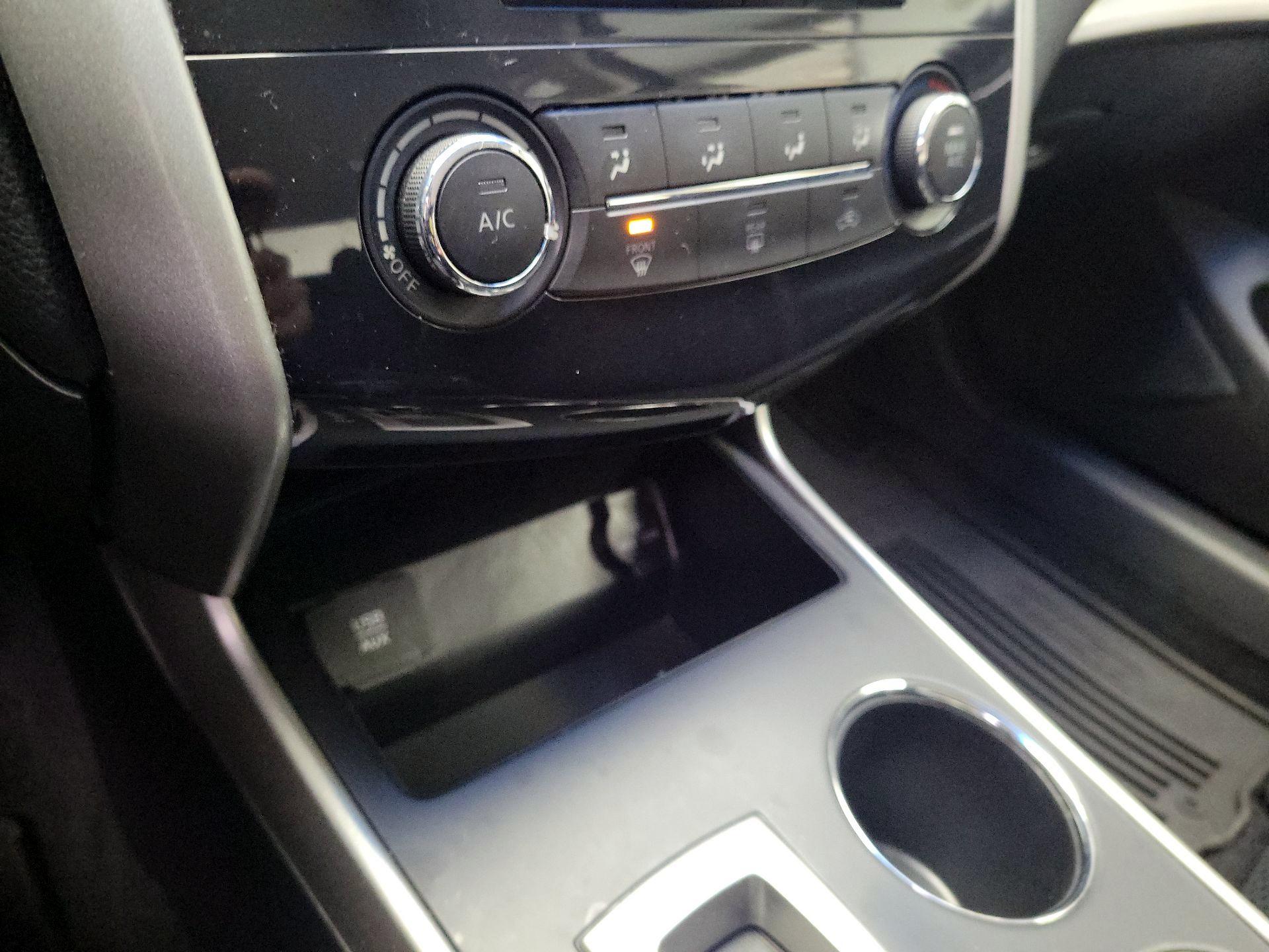 Thumbnail: 2015 Nissan Altima - 16