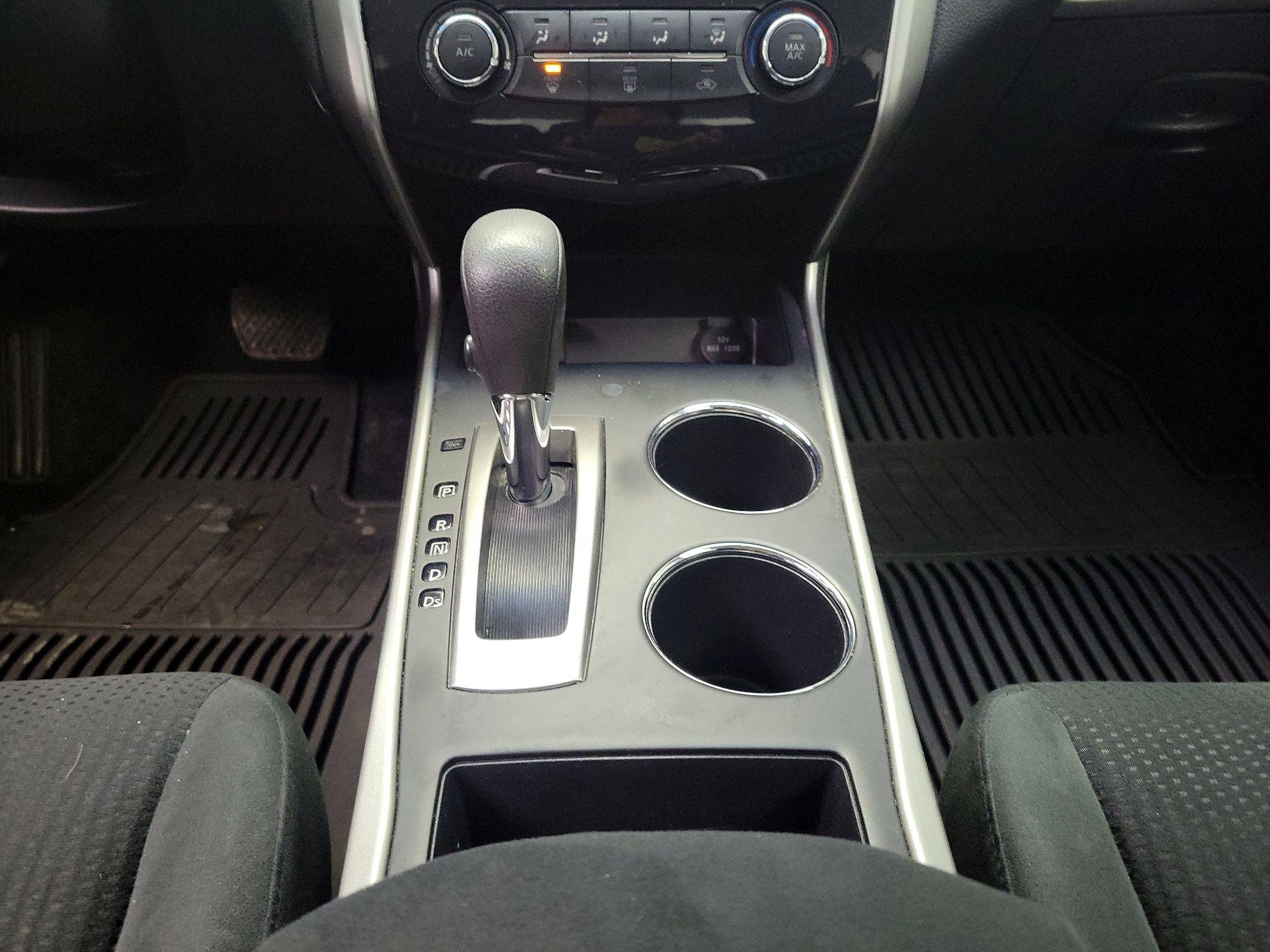 Thumbnail: 2015 Nissan Altima - 17