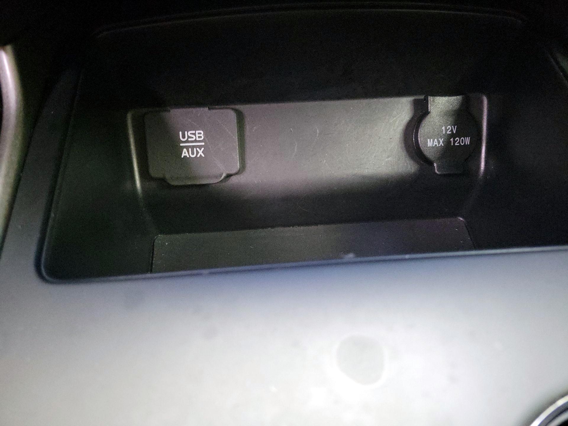 Thumbnail: 2015 Nissan Altima - 18