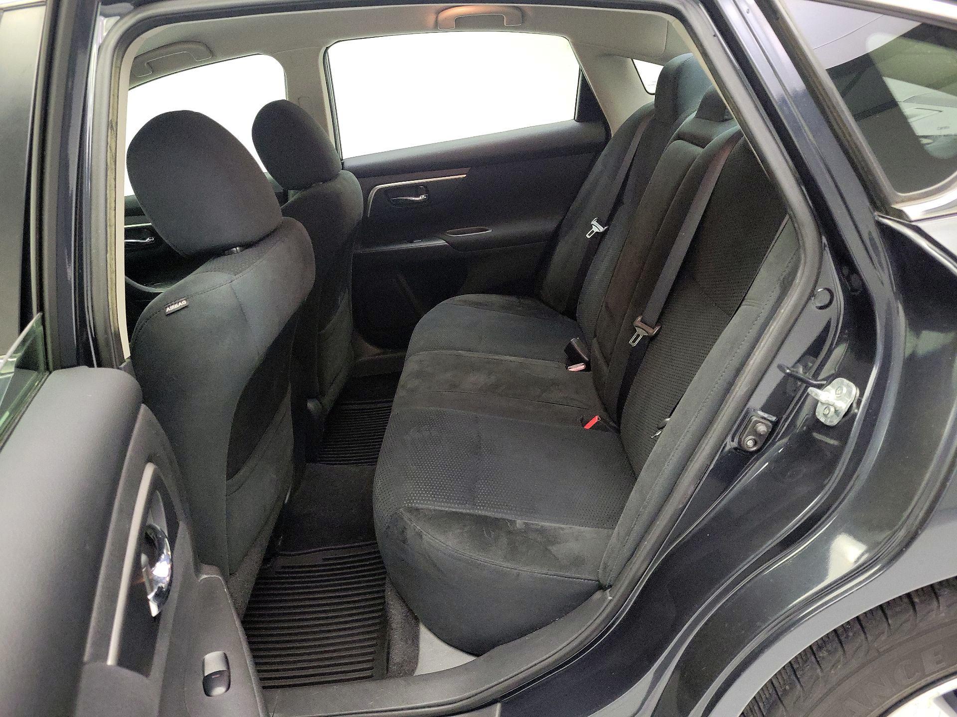 Thumbnail: 2015 Nissan Altima - 19