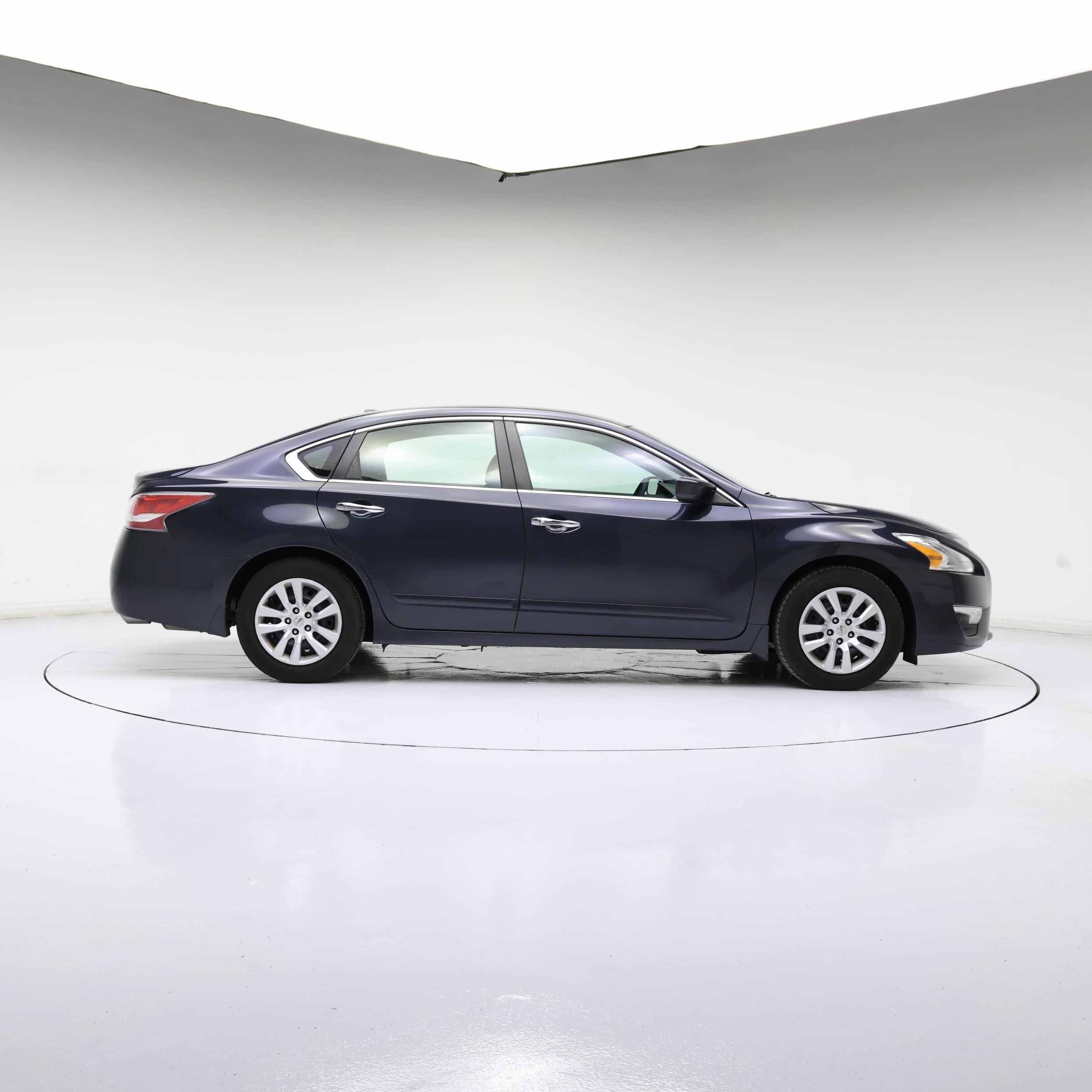 Thumbnail: 2015 Nissan Altima - 7