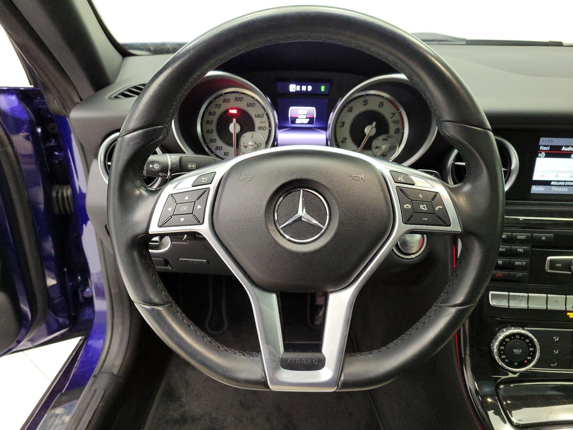 Thumbnail: 2016 Mercedes-Benz SLK - 10