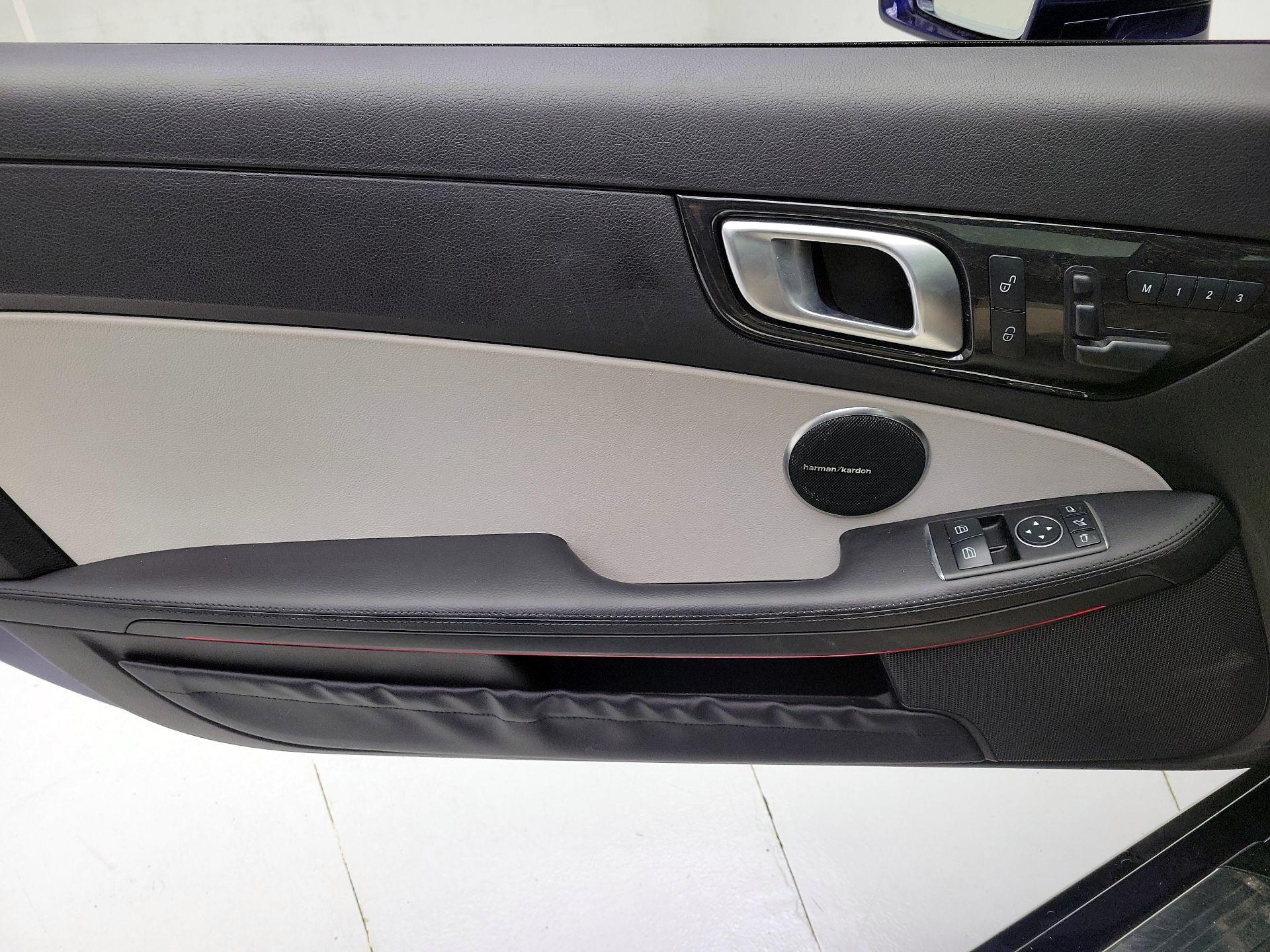 Thumbnail: 2016 Mercedes-Benz SLK - 12