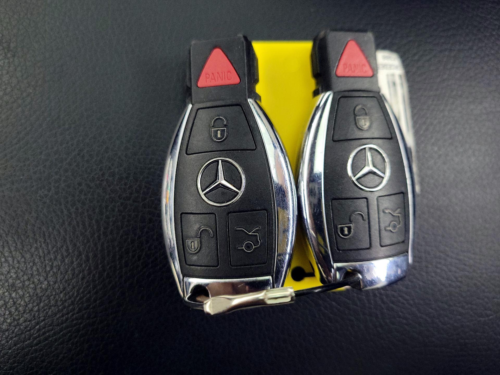 Thumbnail: 2016 Mercedes-Benz SLK - 19