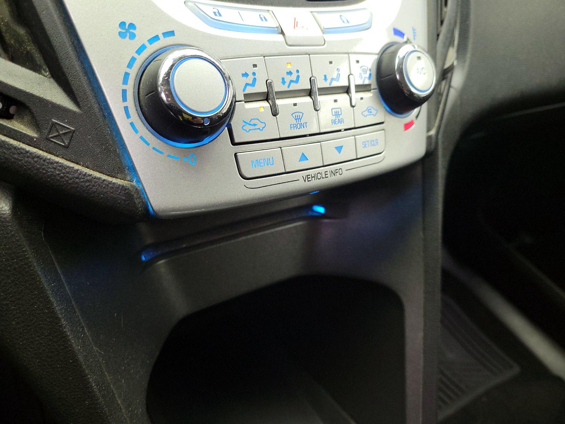 Thumbnail: 2015 Chevrolet Equinox - 15