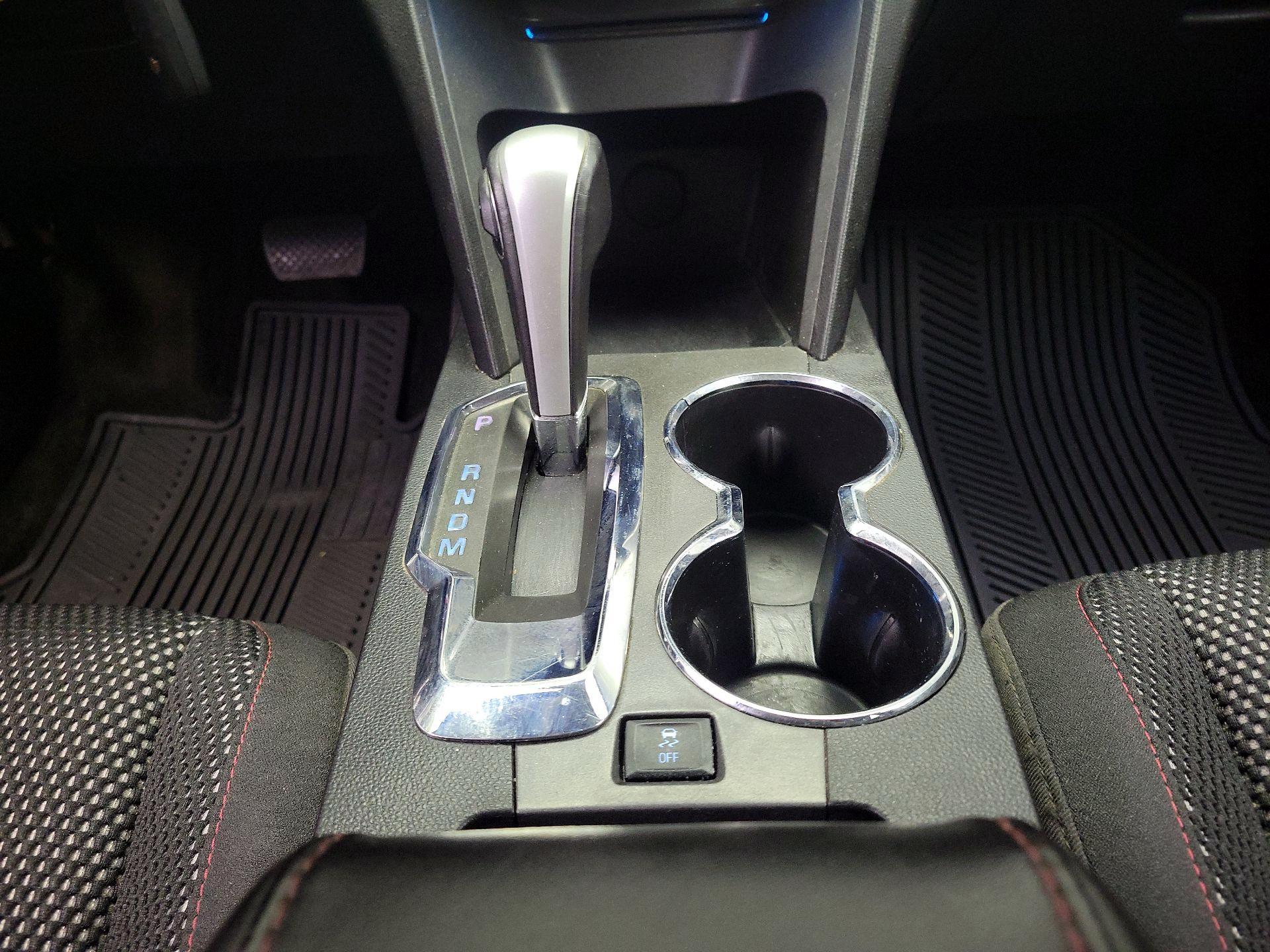 Thumbnail: 2015 Chevrolet Equinox - 16