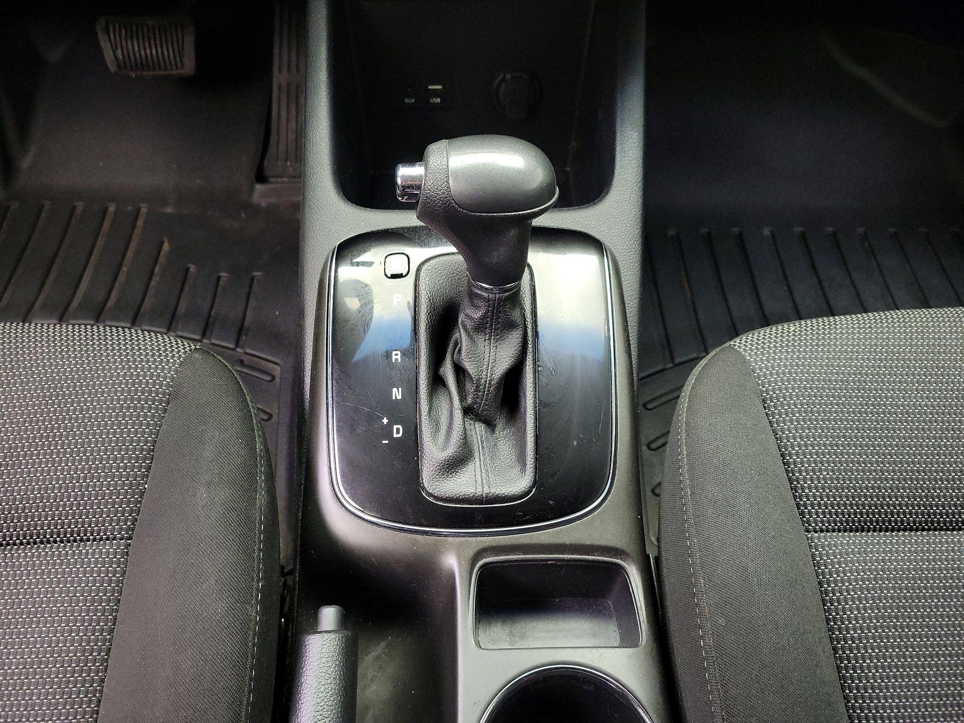 Thumbnail: 2017 Kia Forte - 15