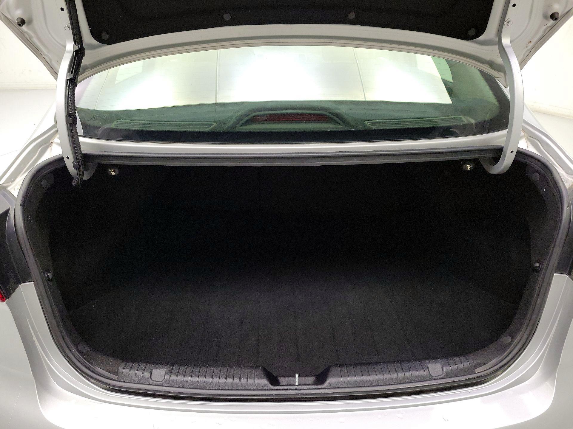 Thumbnail: 2017 Kia Forte - 18