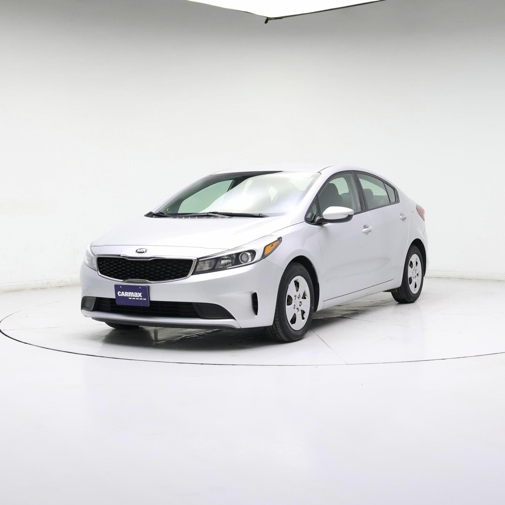 Thumbnail: 2017 Kia Forte - 4