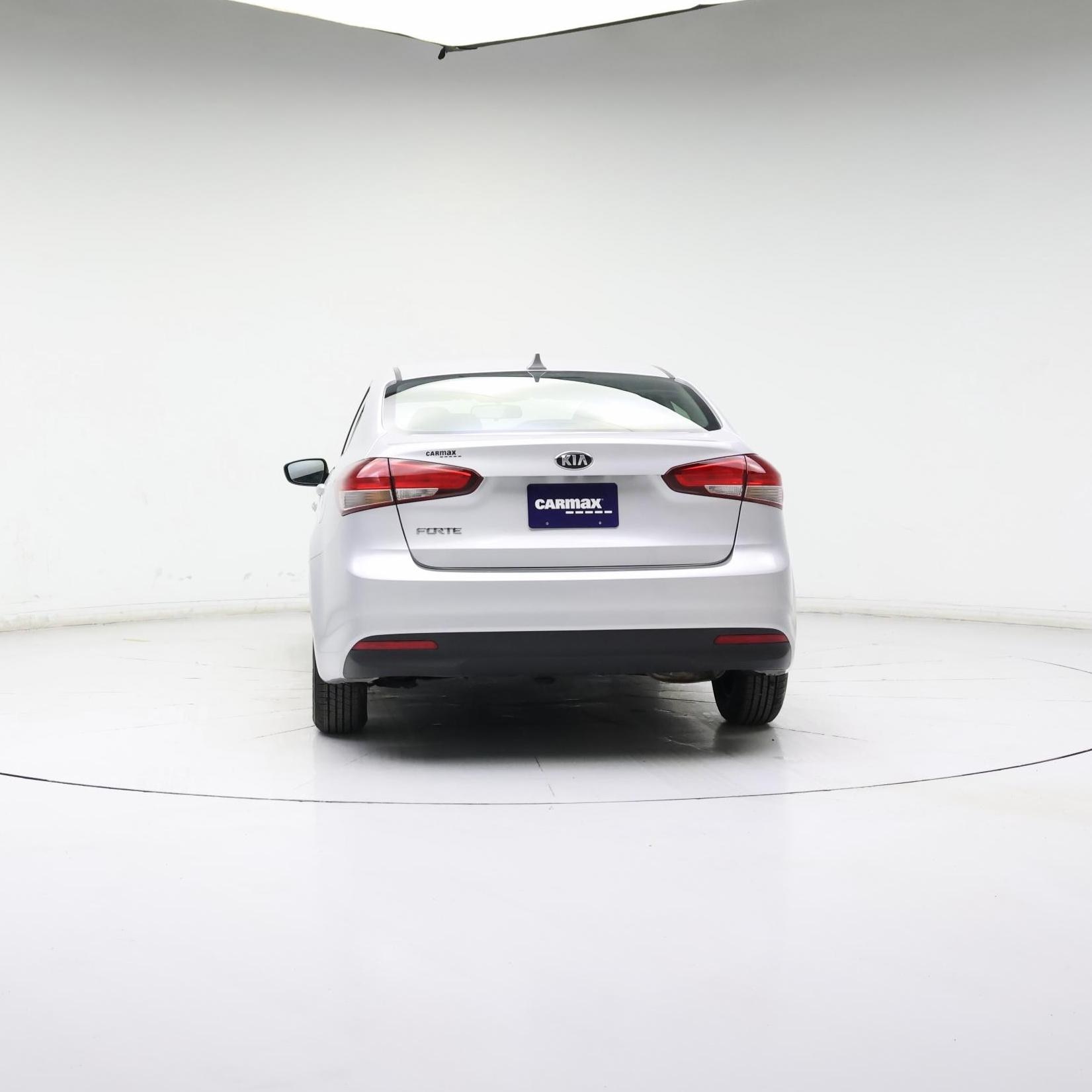 Thumbnail: 2017 Kia Forte - 6