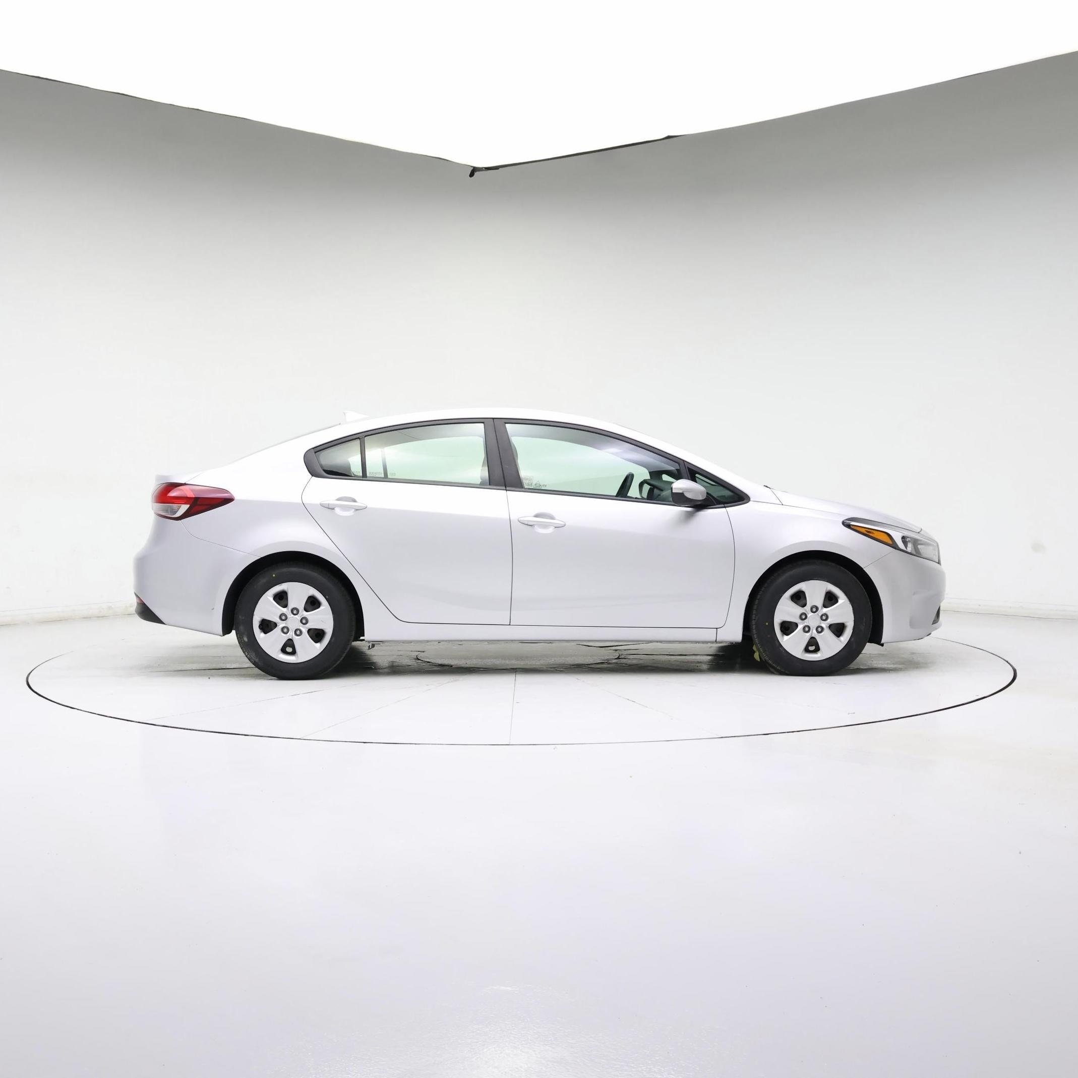 Thumbnail: 2017 Kia Forte - 7