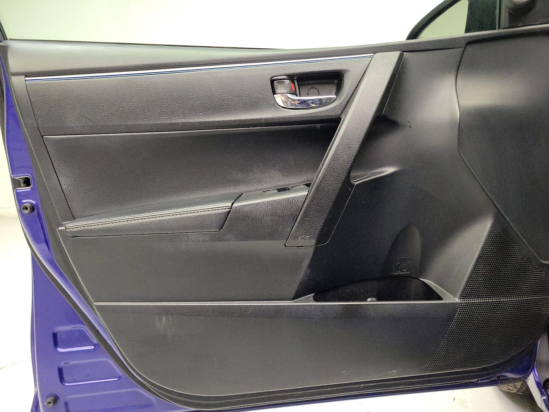 Thumbnail: 2015 Toyota Corolla - 12