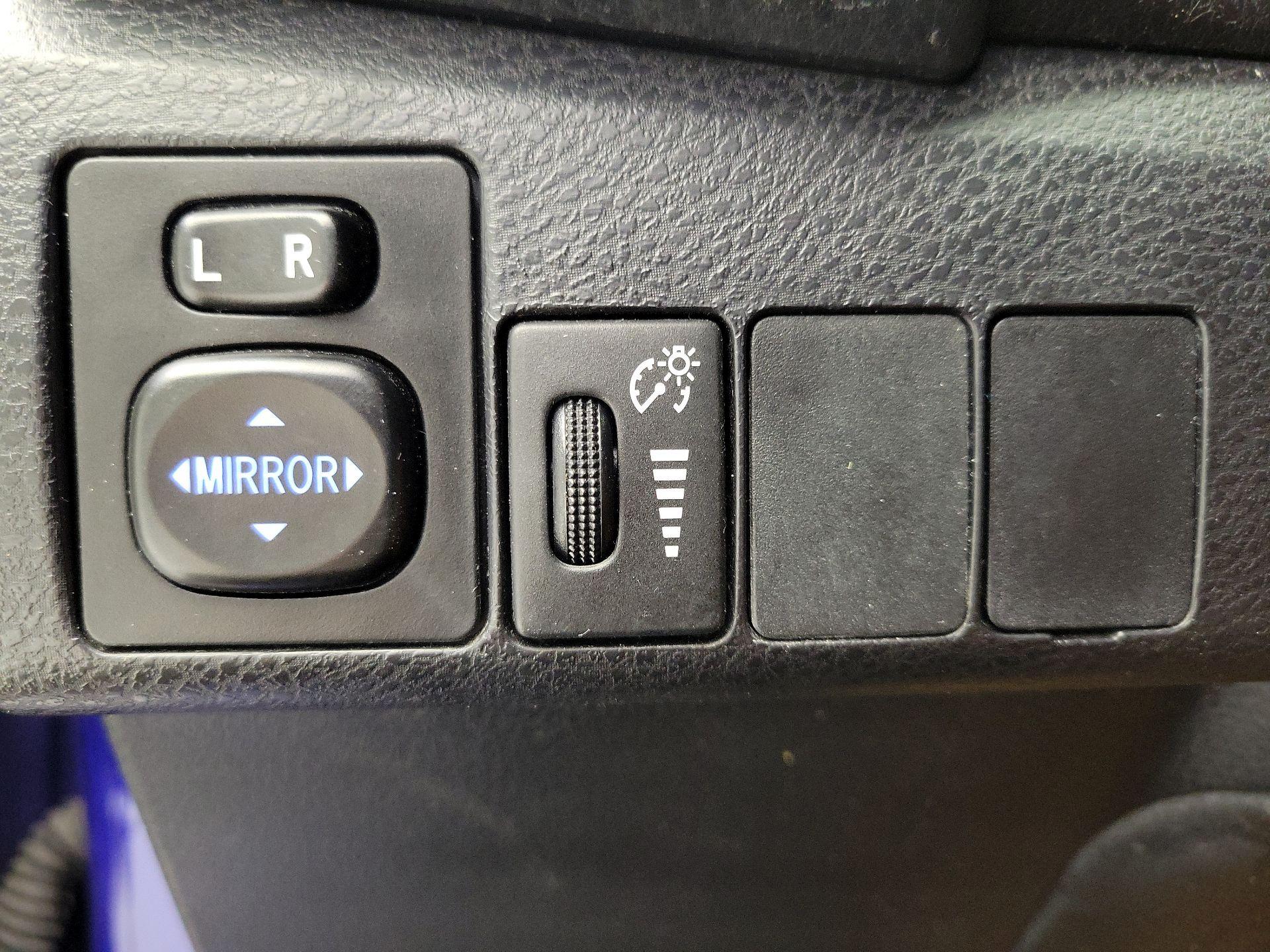 Thumbnail: 2015 Toyota Corolla - 13