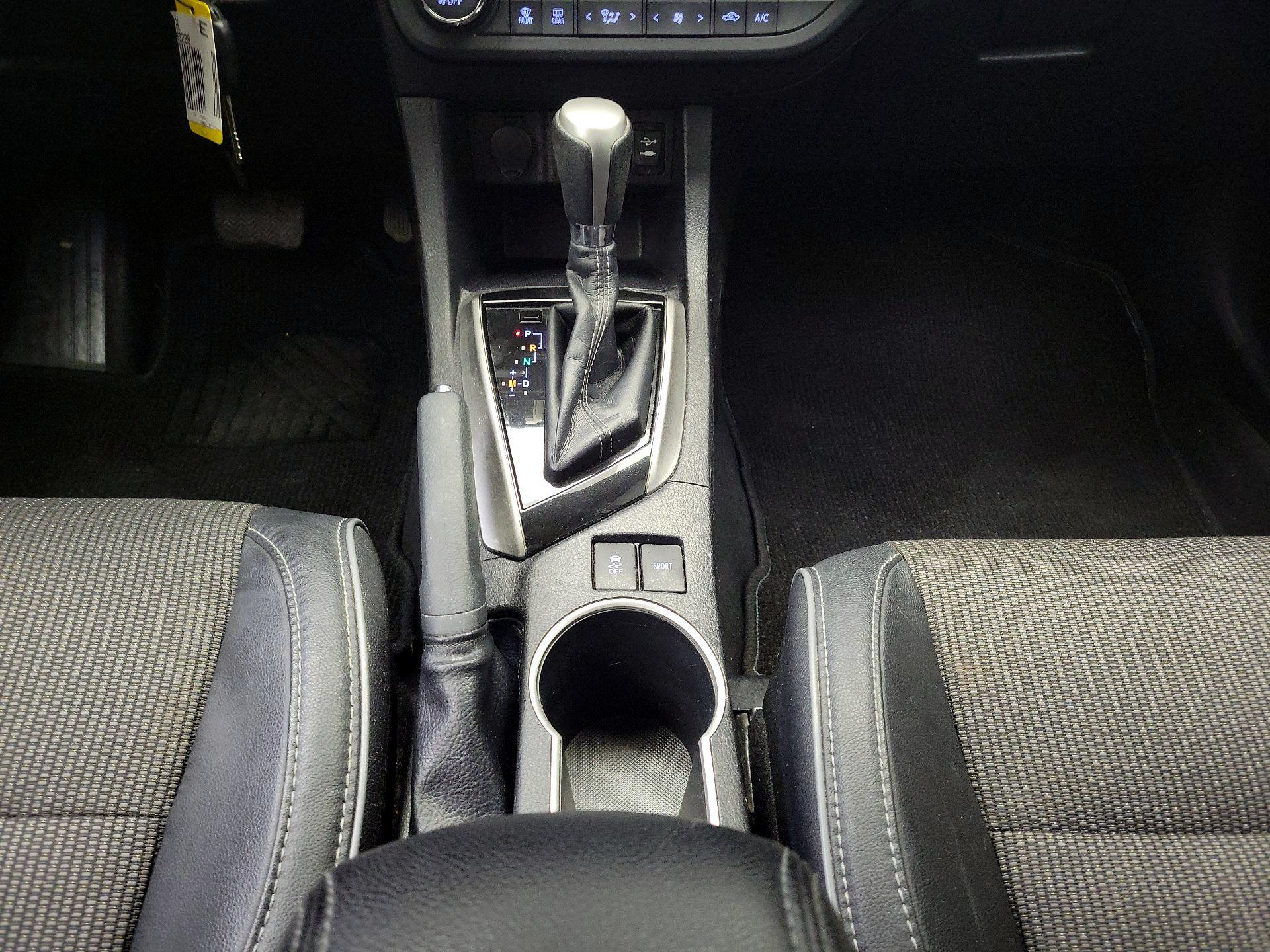 Thumbnail: 2015 Toyota Corolla - 17