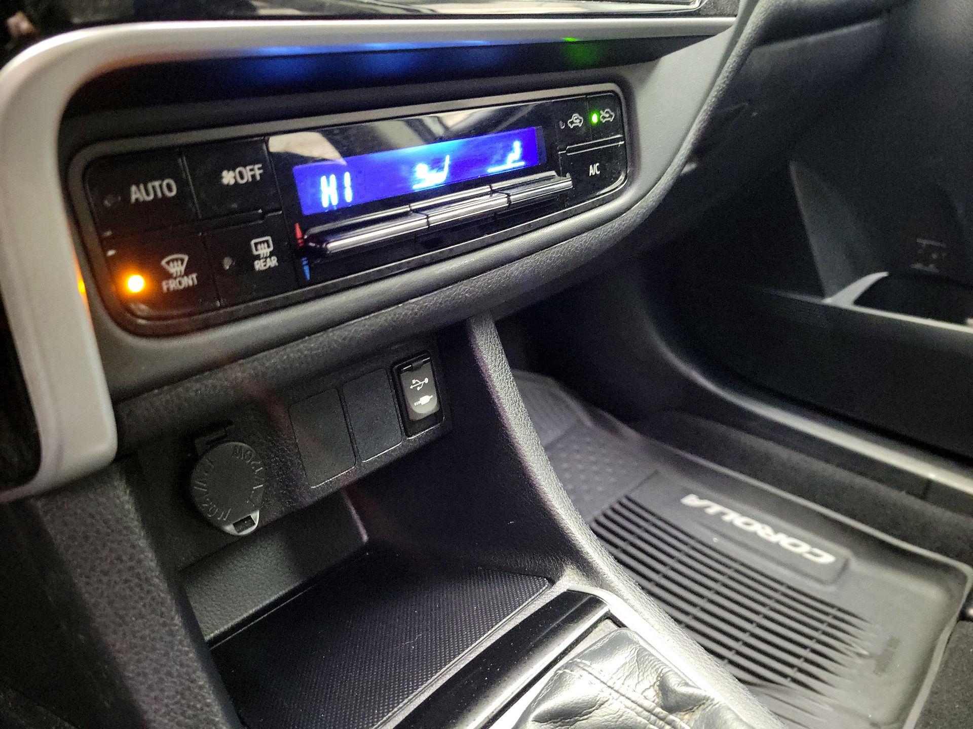 Thumbnail: 2019 Toyota Corolla - 16