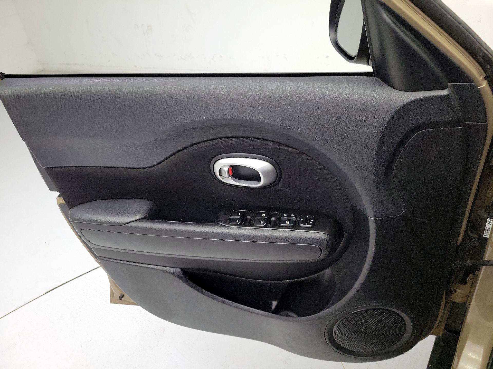 Thumbnail: 2014 Kia Soul - 12