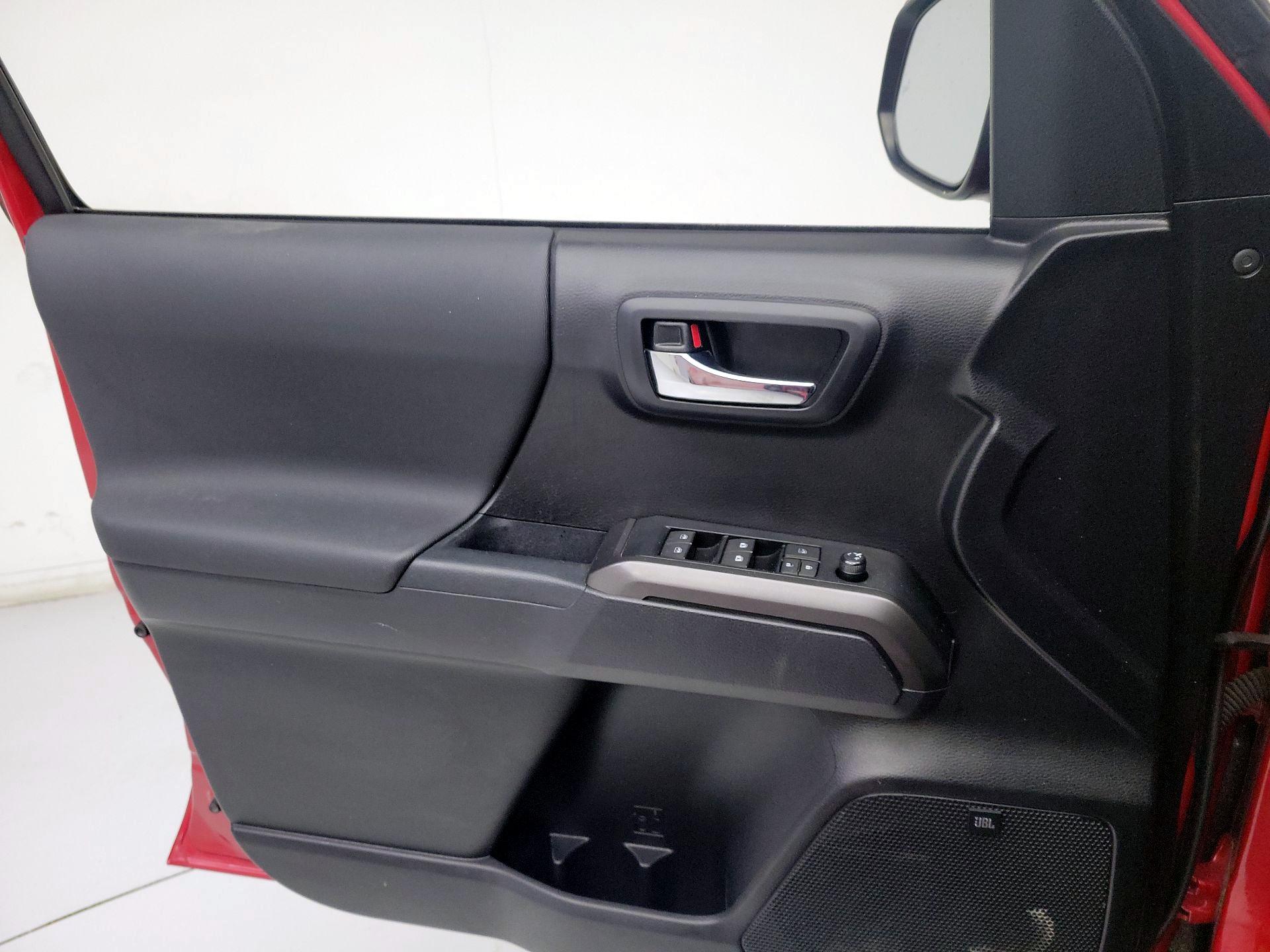 Thumbnail: 2021 Toyota Tacoma - 12