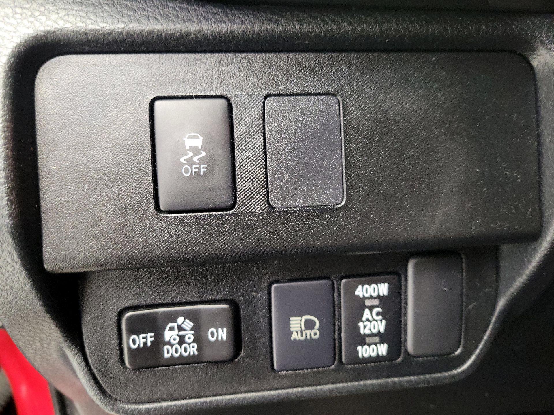 Thumbnail: 2021 Toyota Tacoma - 13