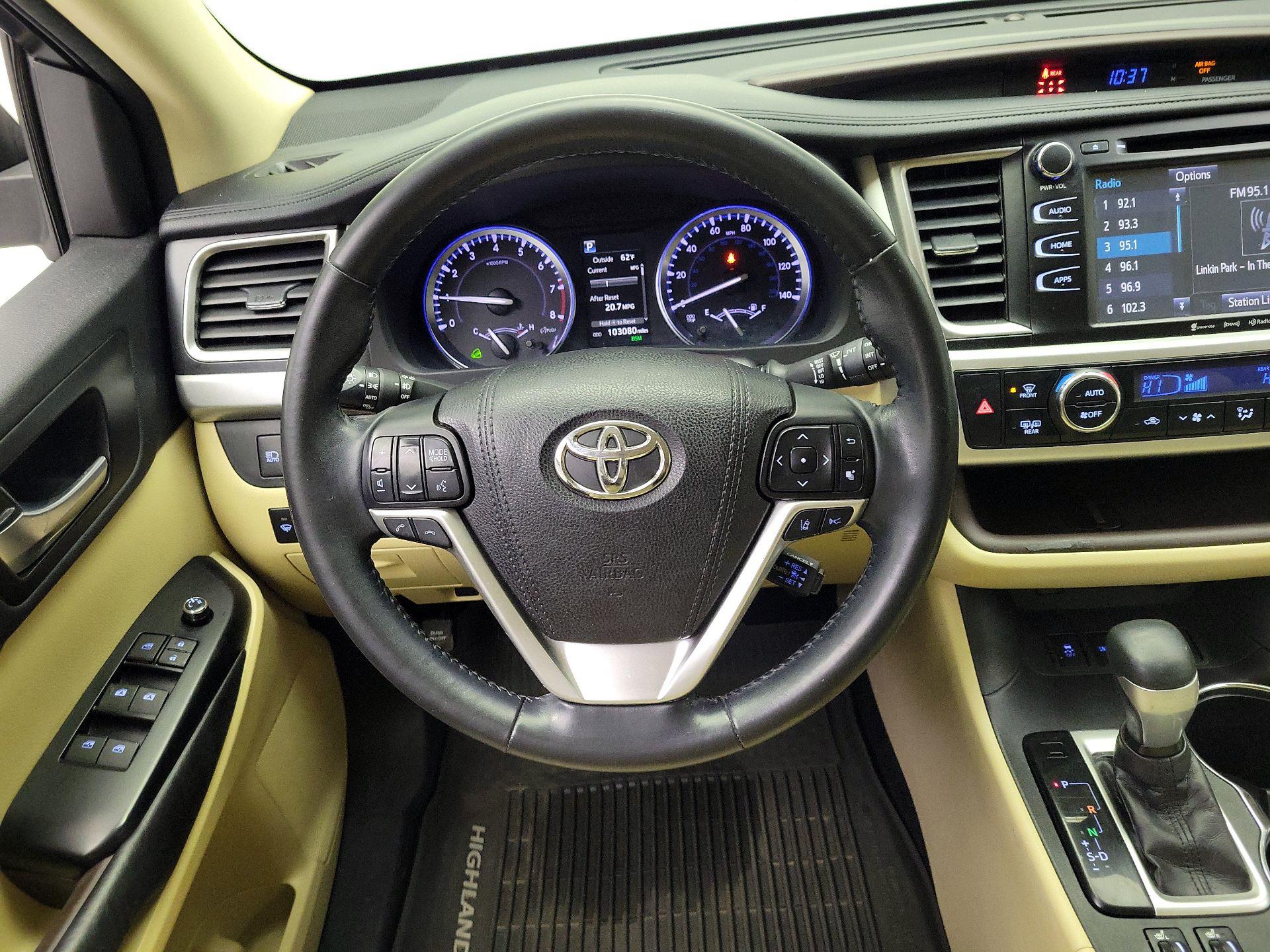 Thumbnail: 2017 Toyota Highlander - 10