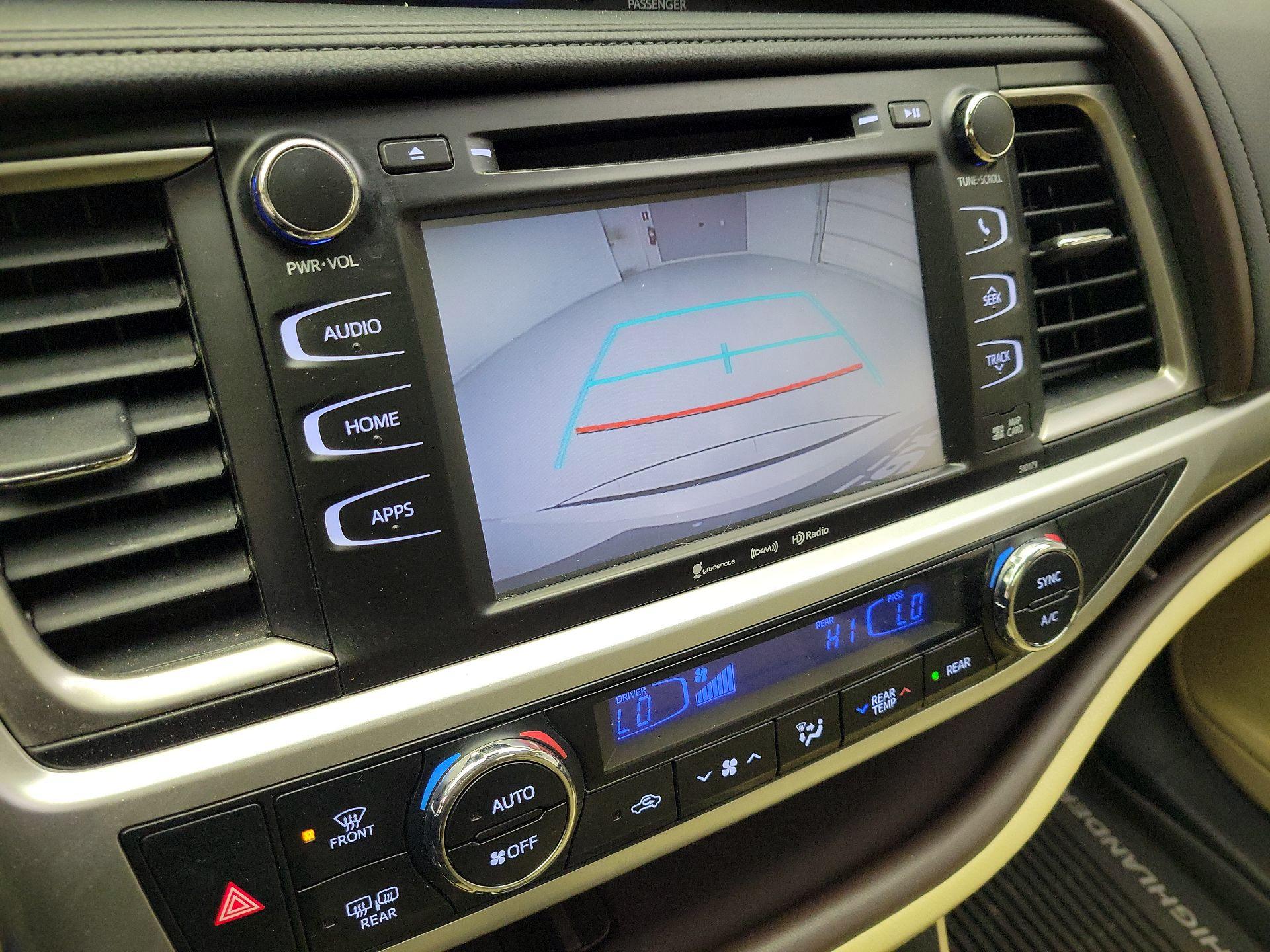 Thumbnail: 2017 Toyota Highlander - 15