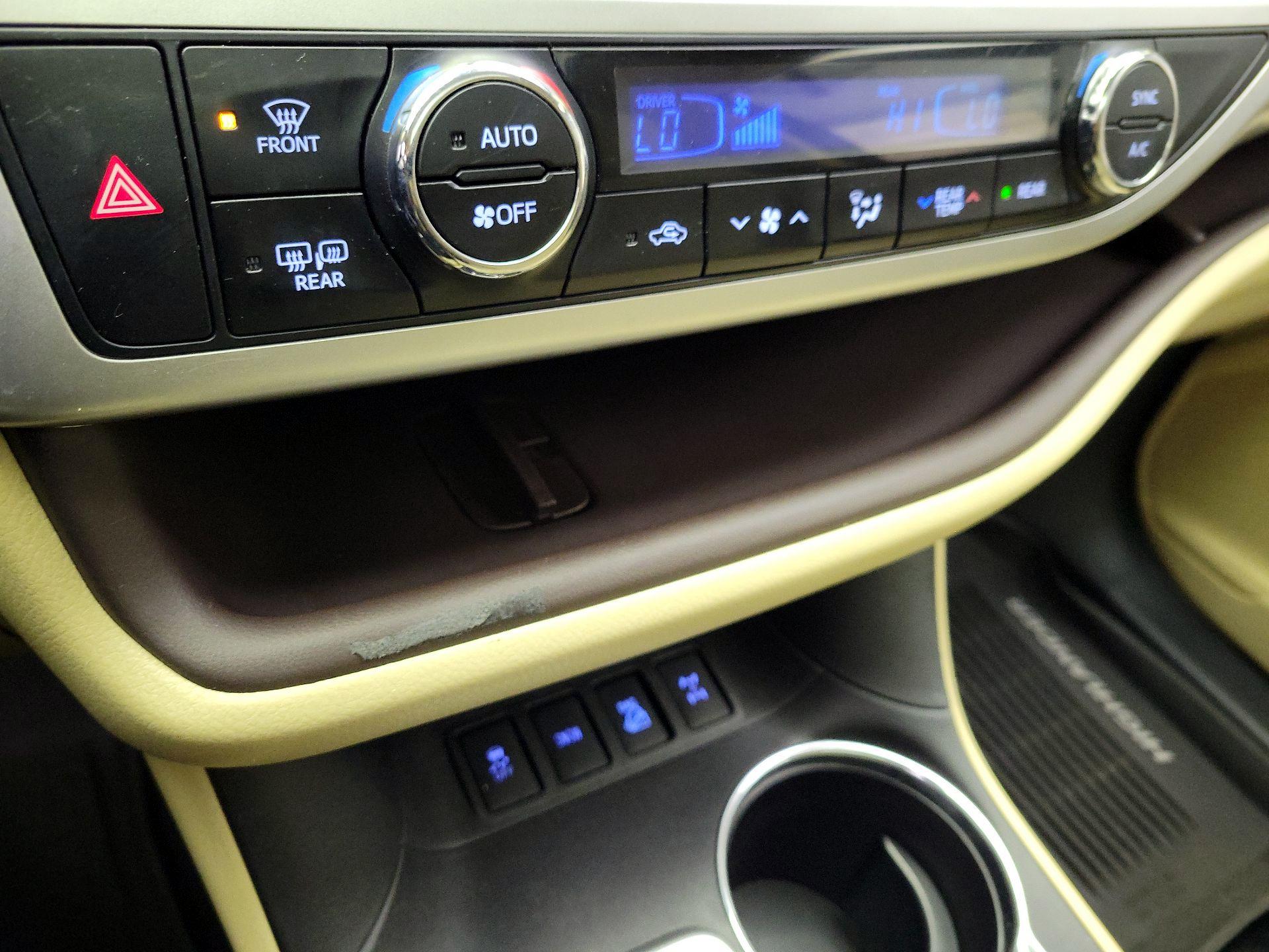 Thumbnail: 2017 Toyota Highlander - 19