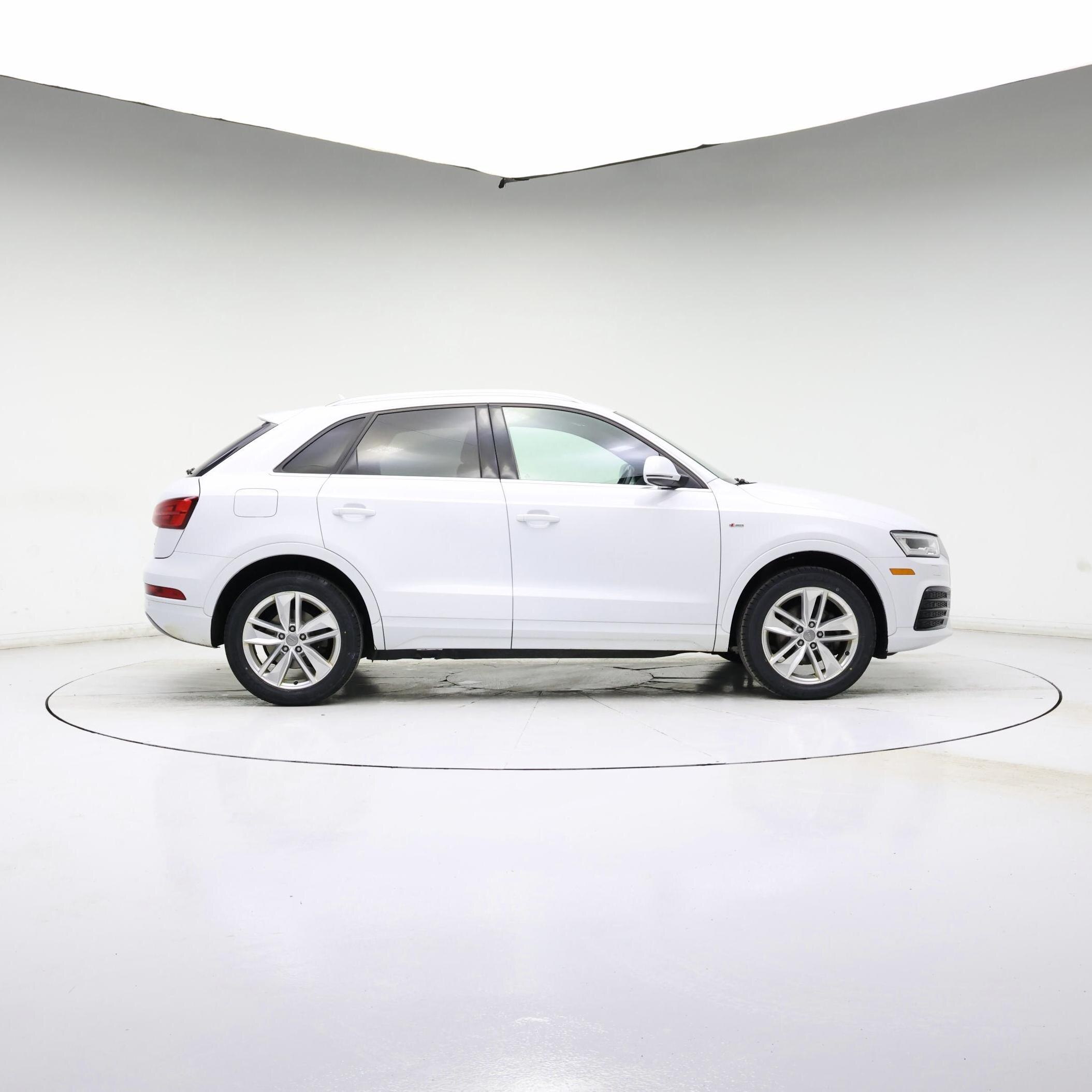 Thumbnail: 2018 Audi Q3 - 3