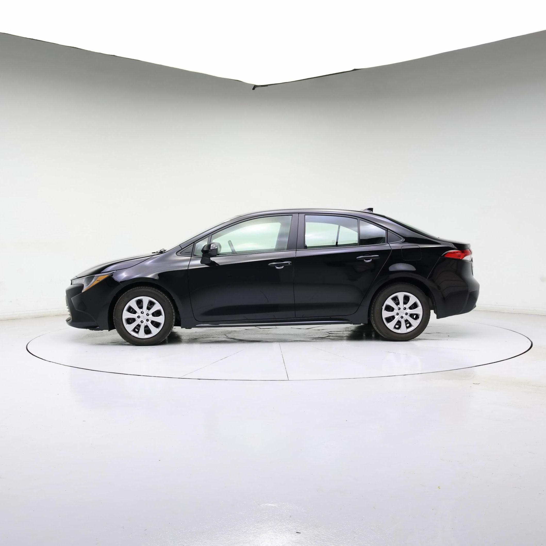 Thumbnail: 2024 Toyota Corolla - 3