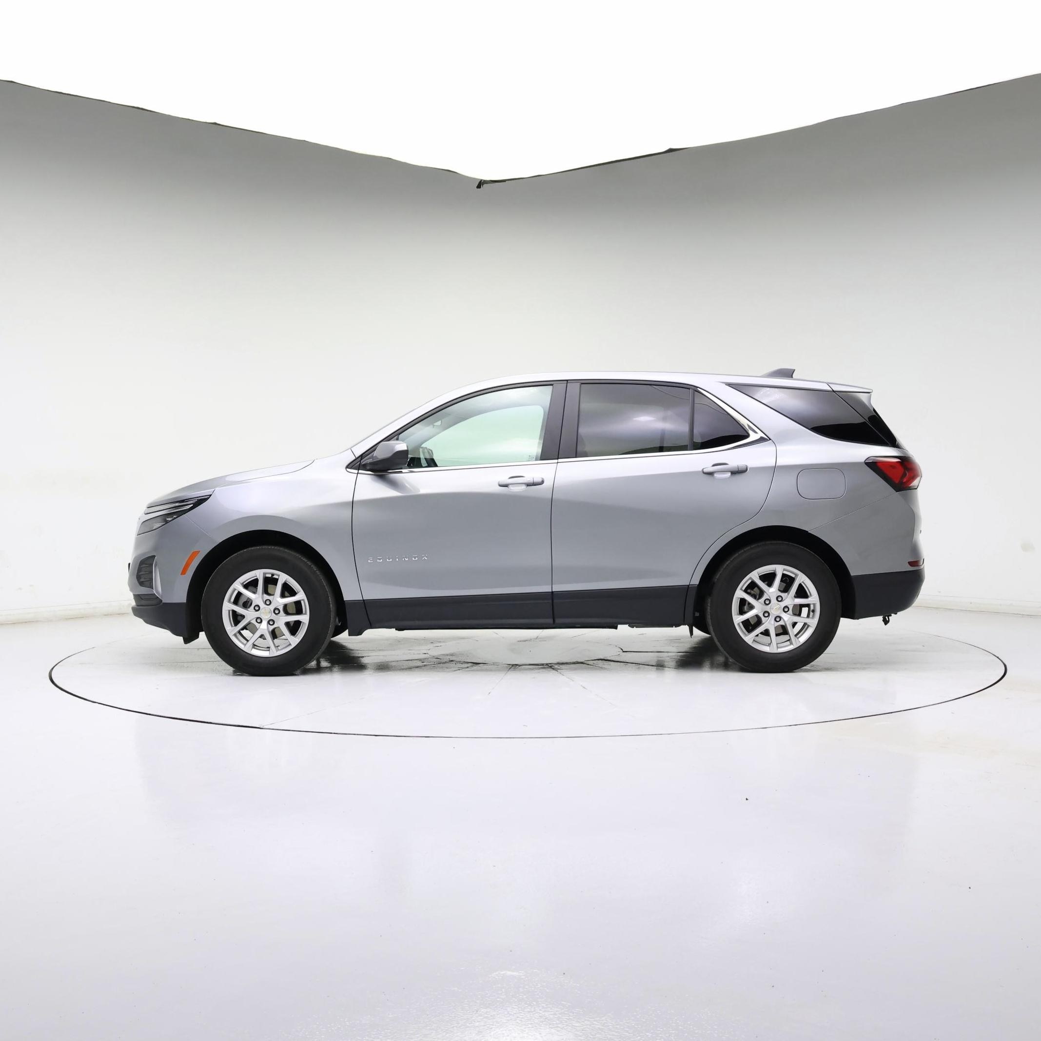 Thumbnail: 2023 Chevrolet Equinox - 3
