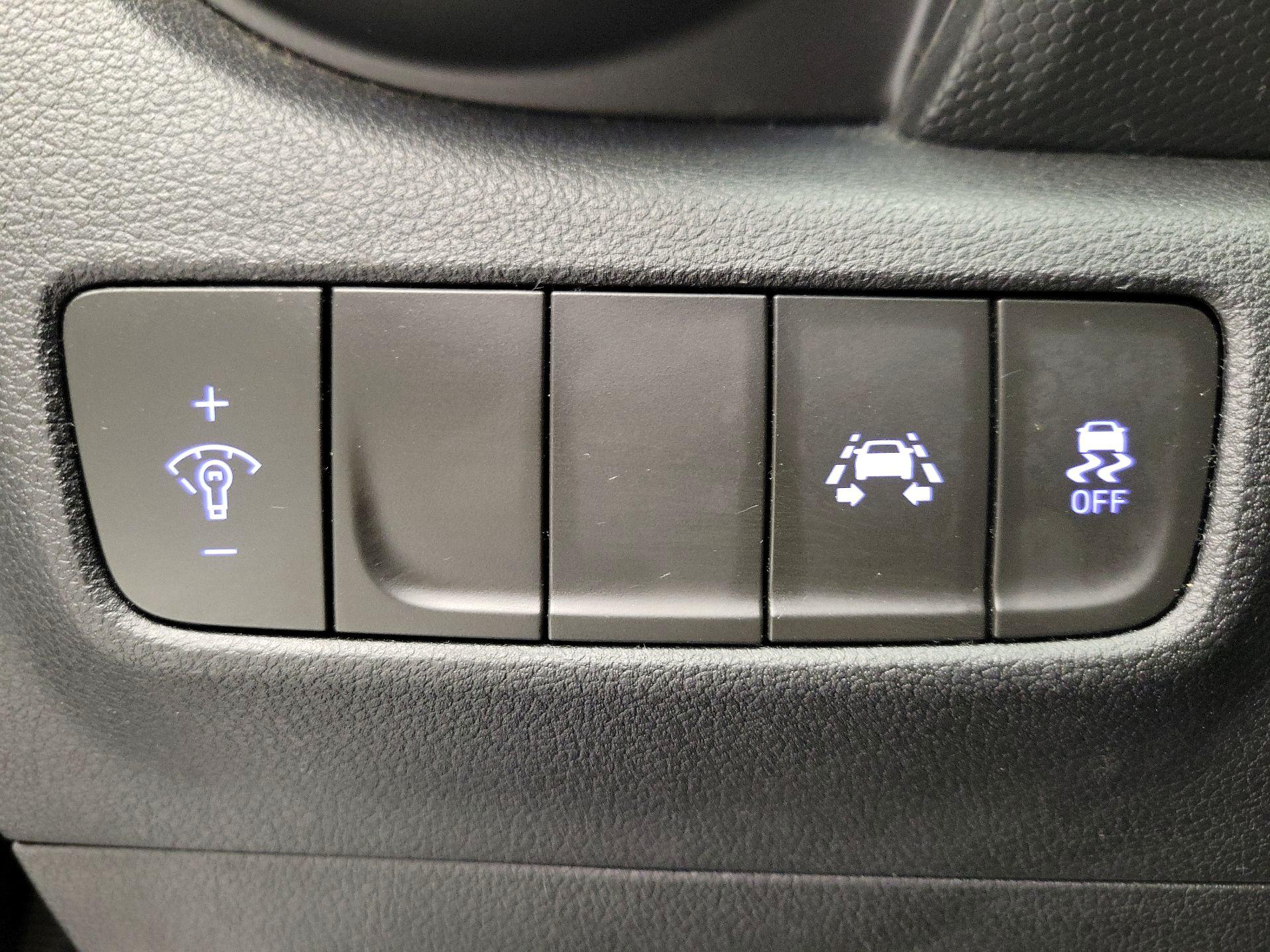 Thumbnail: 2019 Hyundai Kona - 13