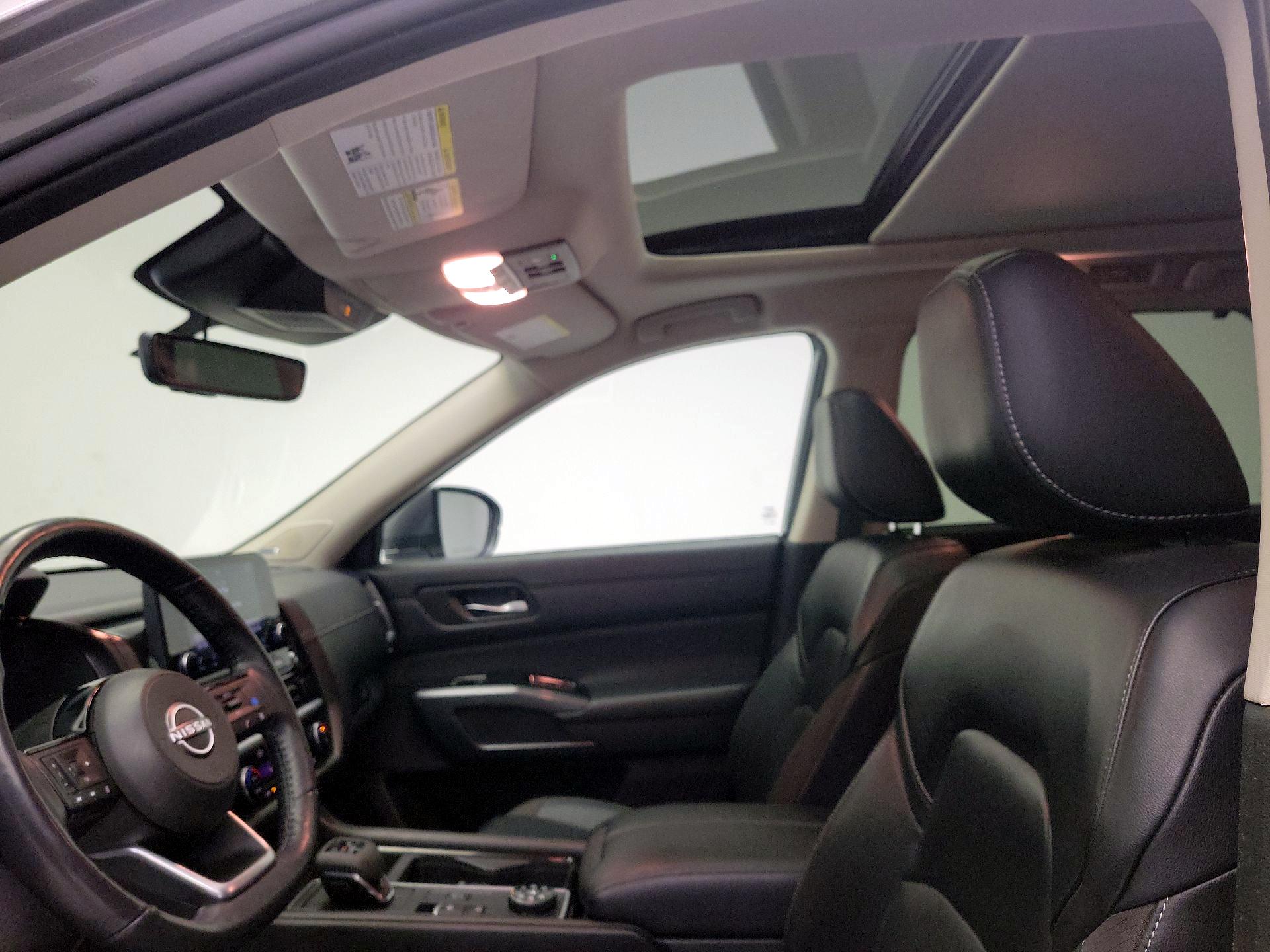 Thumbnail: 2023 Nissan Pathfinder - 20