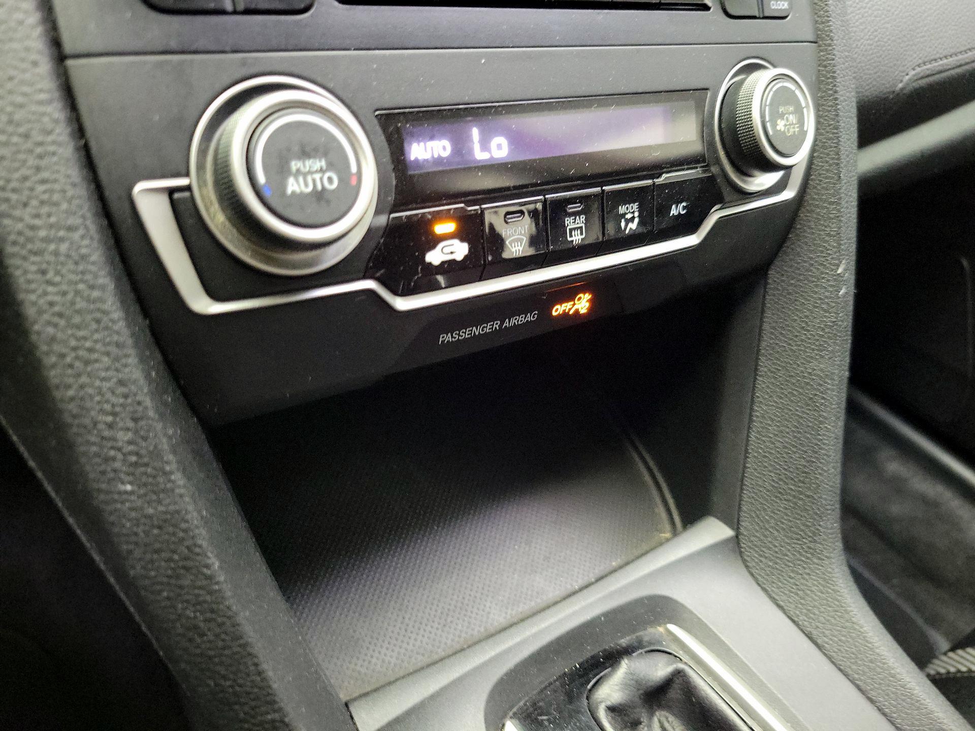 Thumbnail: 2016 Honda Civic - 16