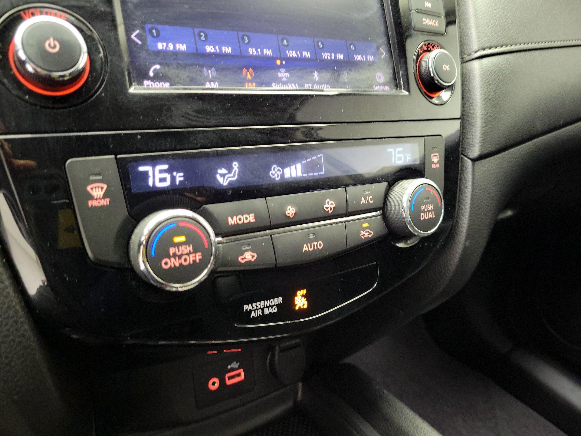 Thumbnail: 2019 Nissan Rogue - 16