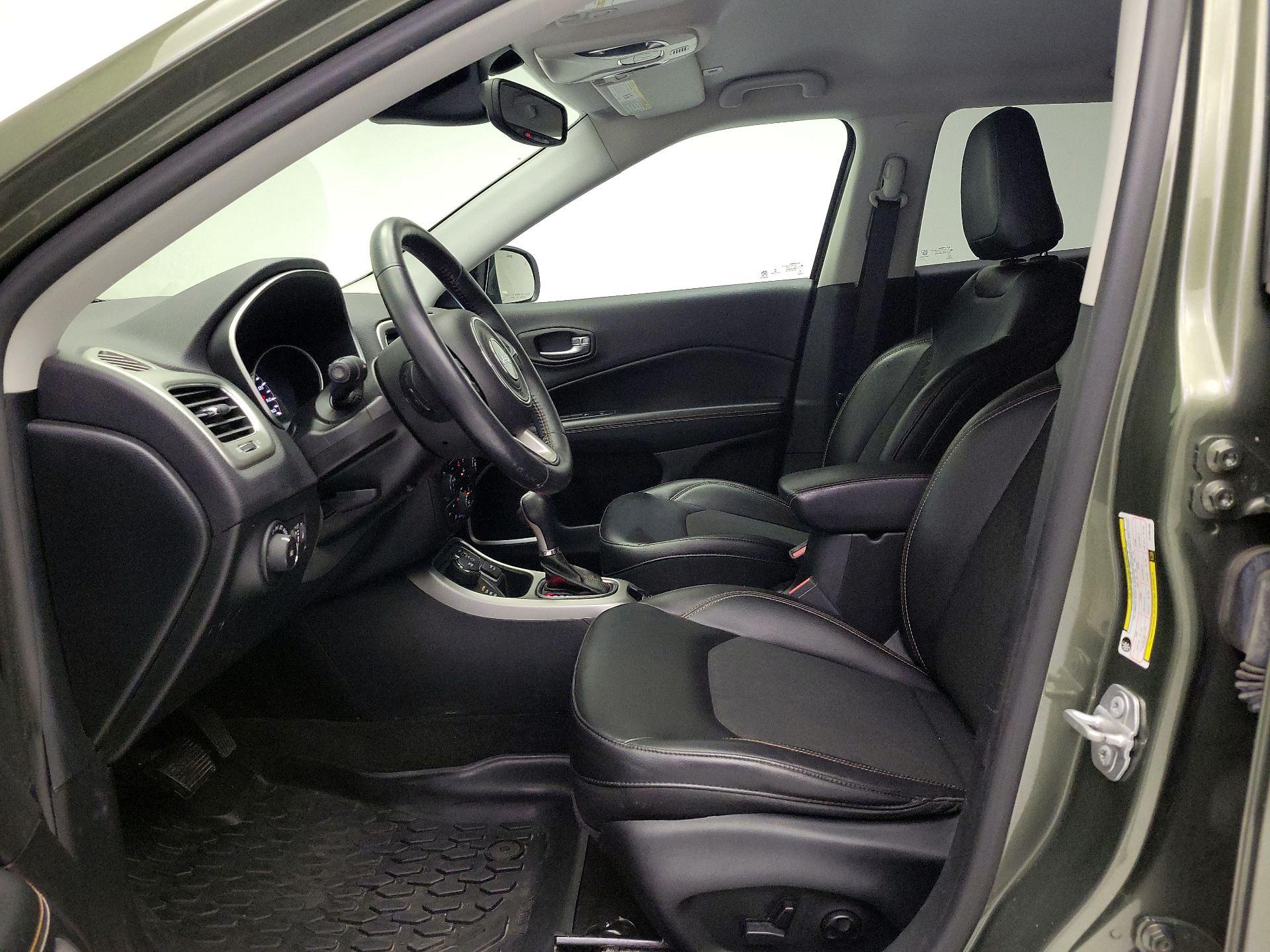 Thumbnail: 2018 Jeep Compass - 11