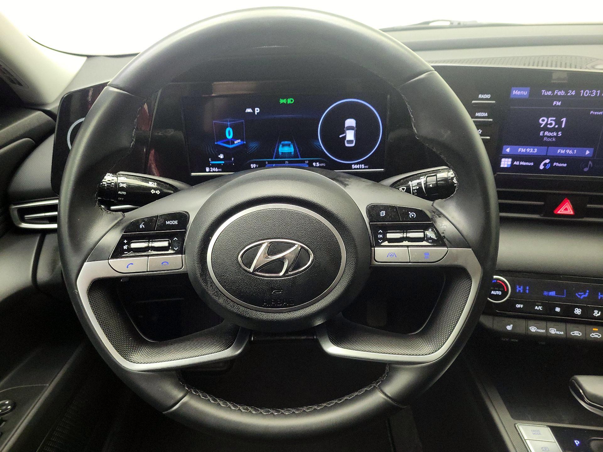 Thumbnail: 2022 Hyundai Elantra - 10