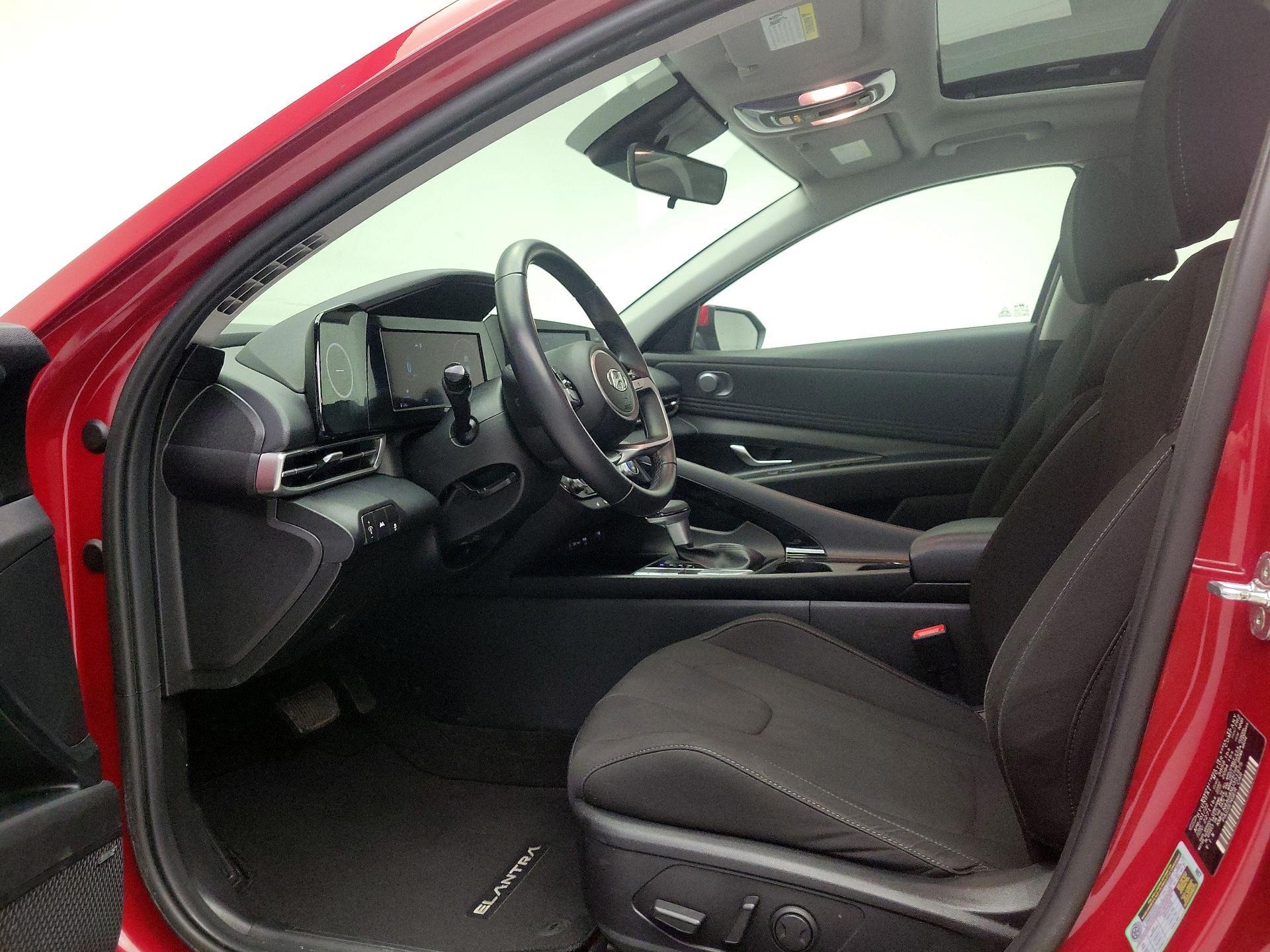 Thumbnail: 2022 Hyundai Elantra - 11
