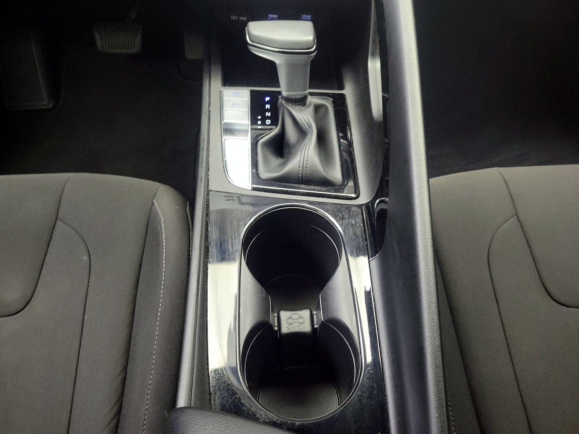 Thumbnail: 2022 Hyundai Elantra - 17