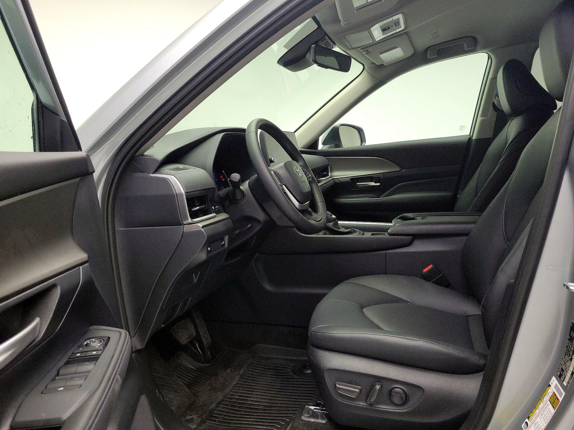 Thumbnail: 2026 Toyota Highlander - 11