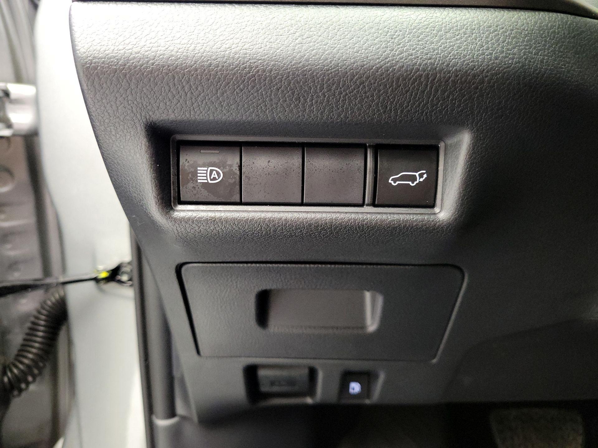 Thumbnail: 2026 Toyota Highlander - 13