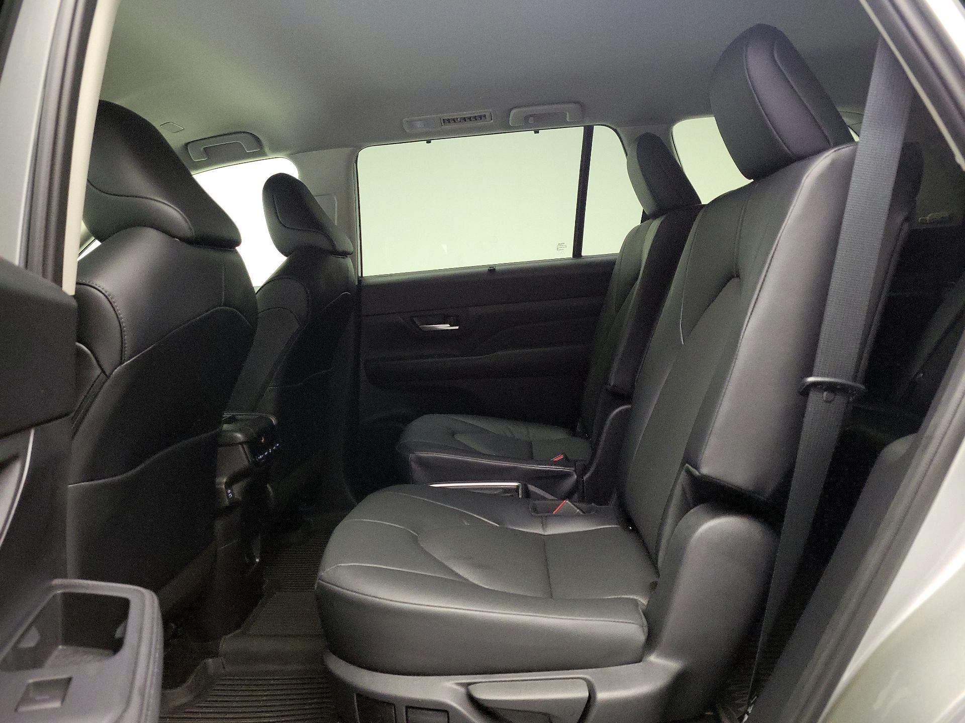 Thumbnail: 2026 Toyota Highlander - 20