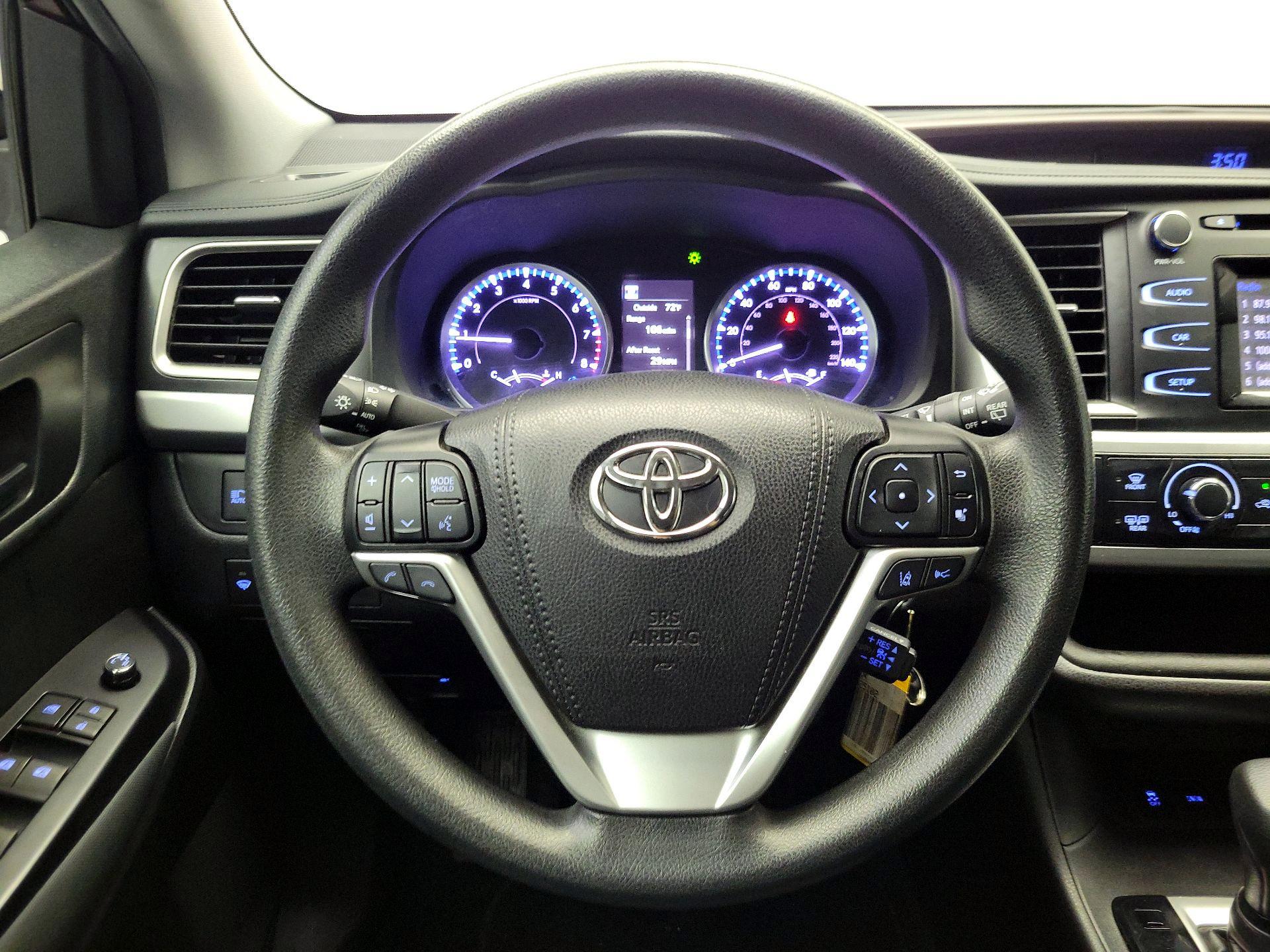 Thumbnail: 2019 Toyota Highlander - 10