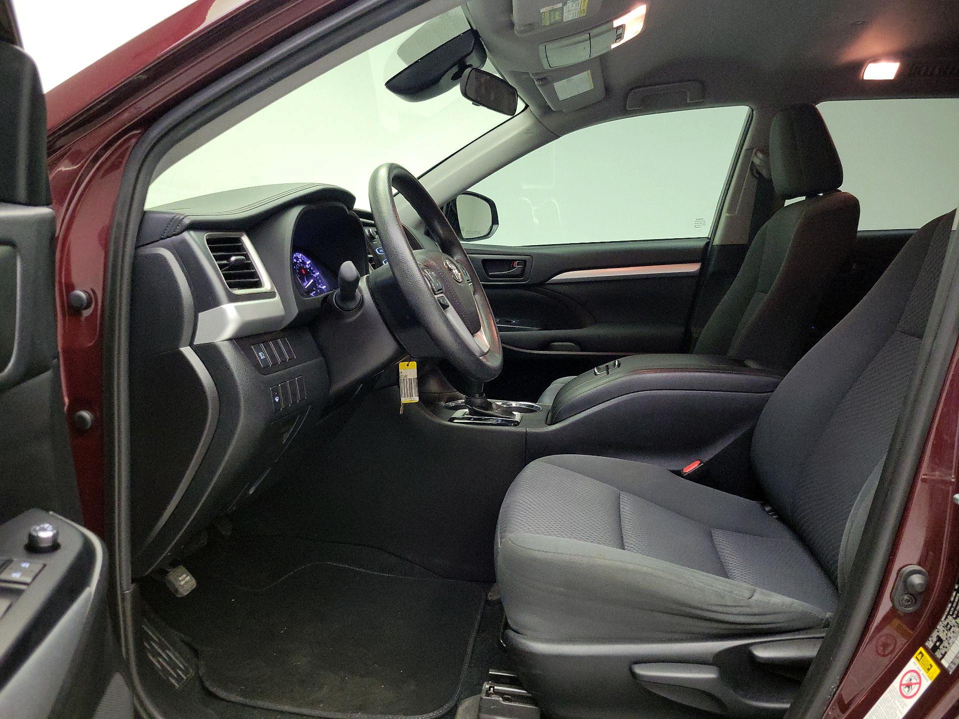 Thumbnail: 2019 Toyota Highlander - 11