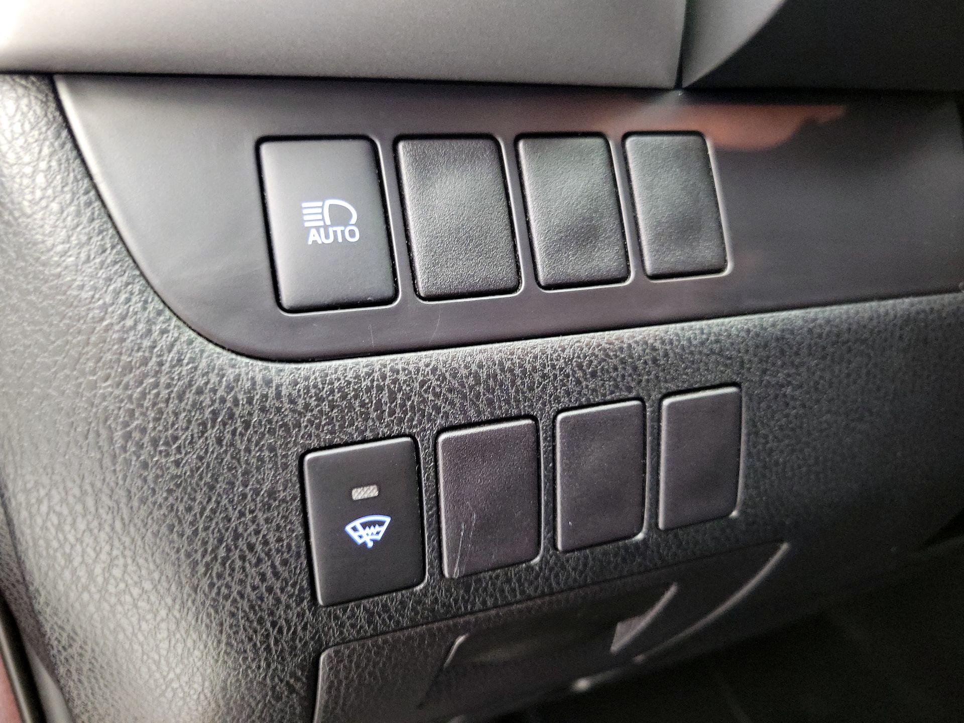 Thumbnail: 2019 Toyota Highlander - 13