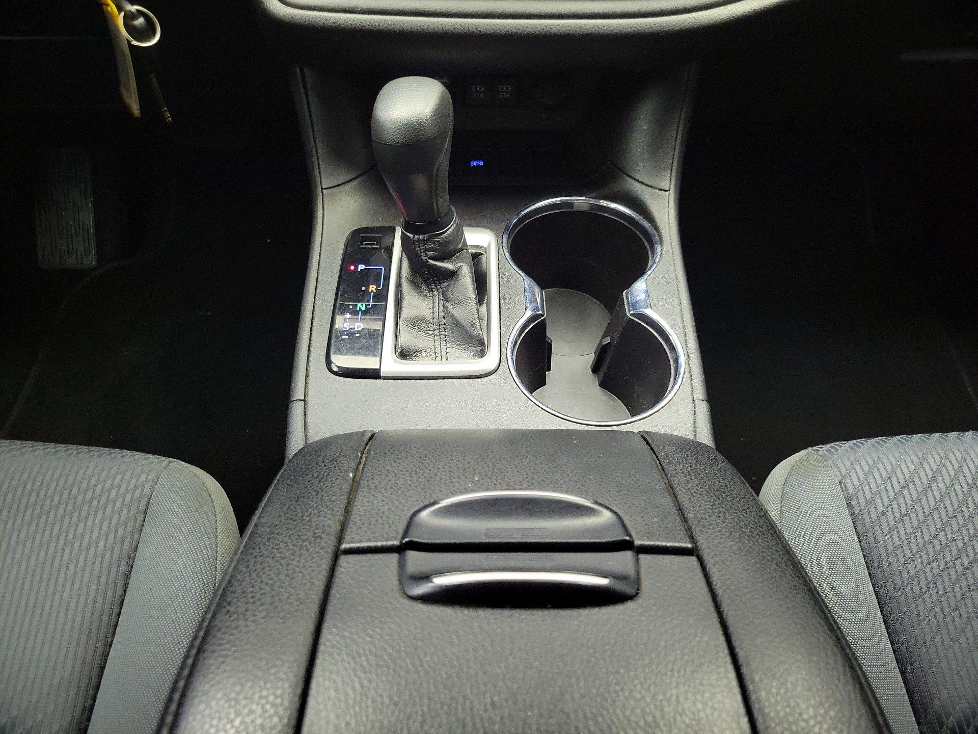 Thumbnail: 2019 Toyota Highlander - 17