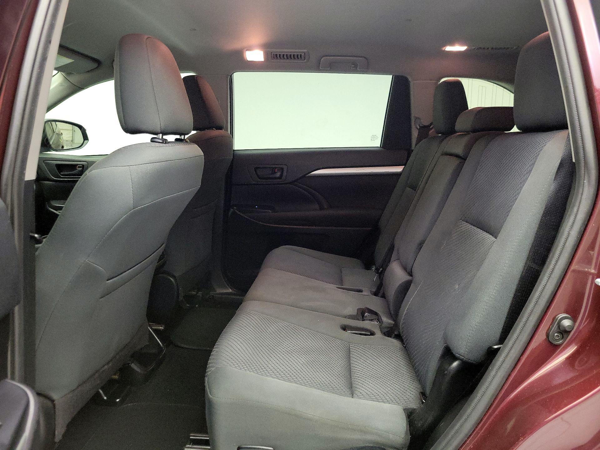 Thumbnail: 2019 Toyota Highlander - 19