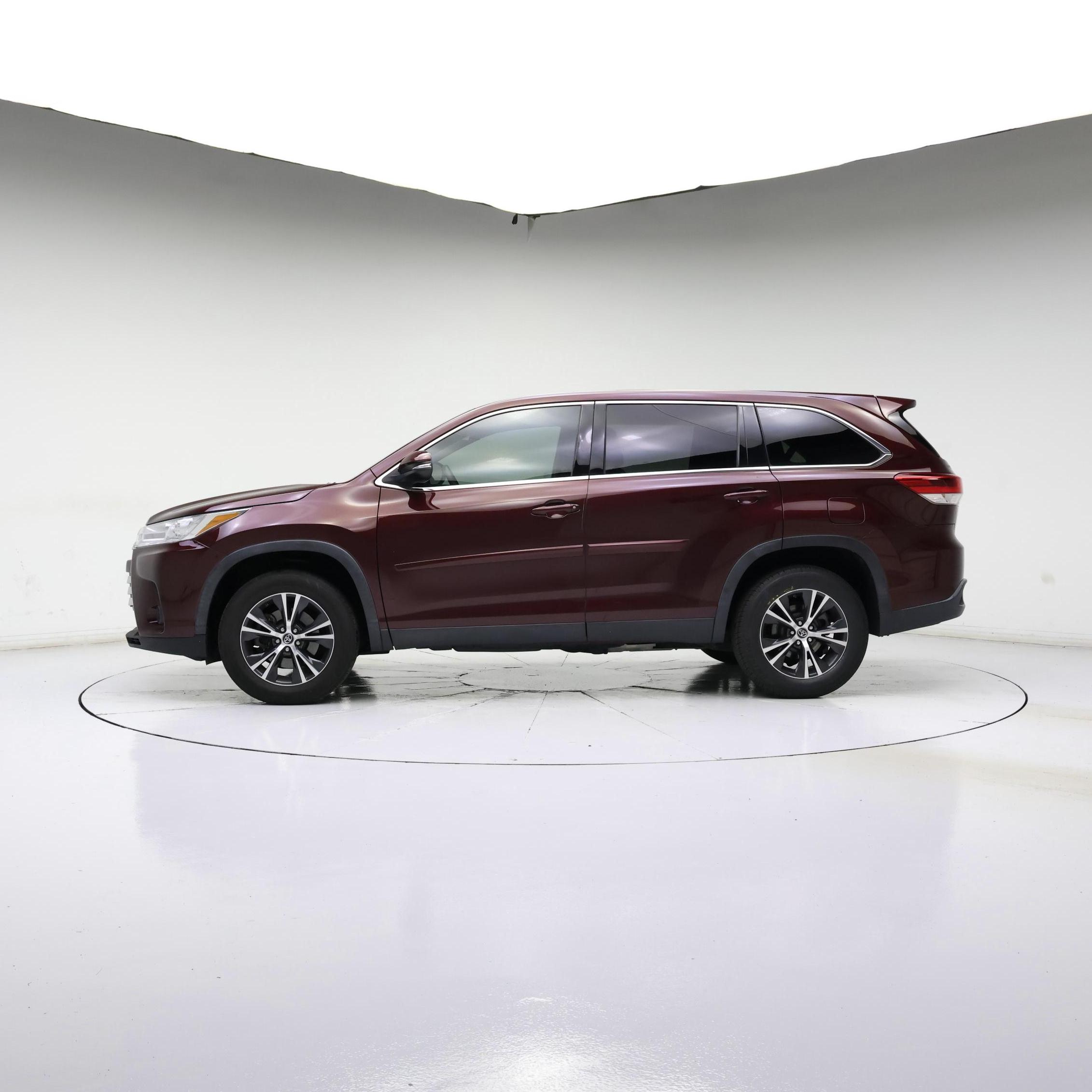 Thumbnail: 2019 Toyota Highlander - 3