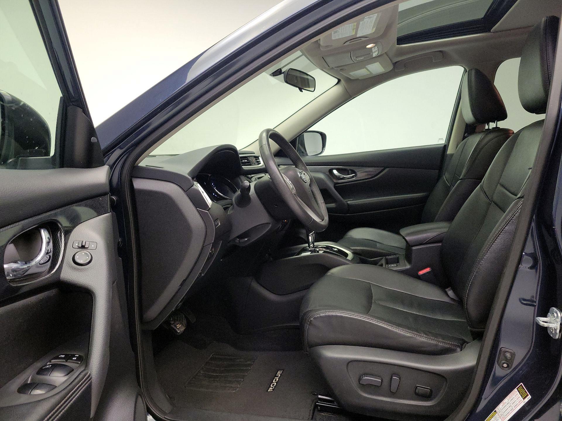 Thumbnail: 2016 Nissan Rogue - 11