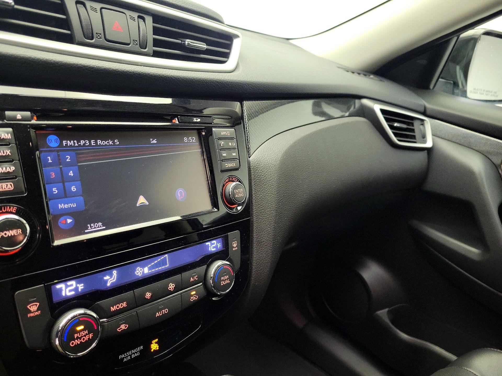 Thumbnail: 2016 Nissan Rogue - 14