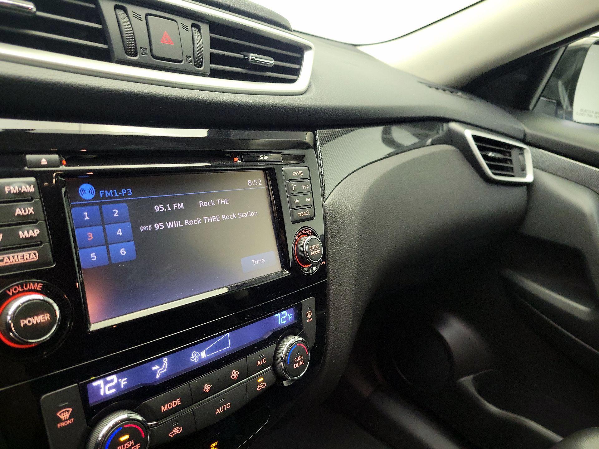 Thumbnail: 2016 Nissan Rogue - 16